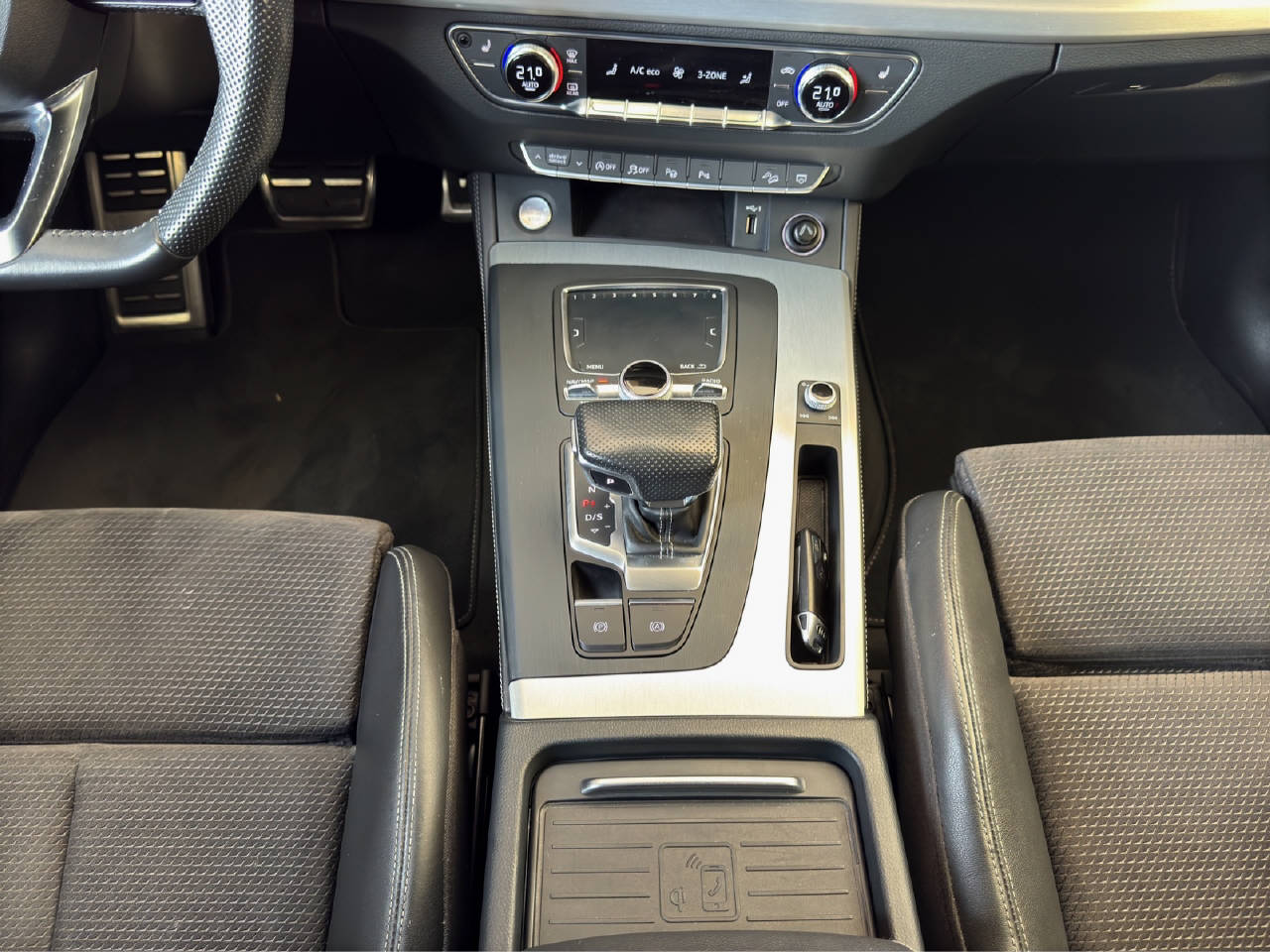 AUDI Q5 2.0 45 TFSI quattro S-Tronic-image-15