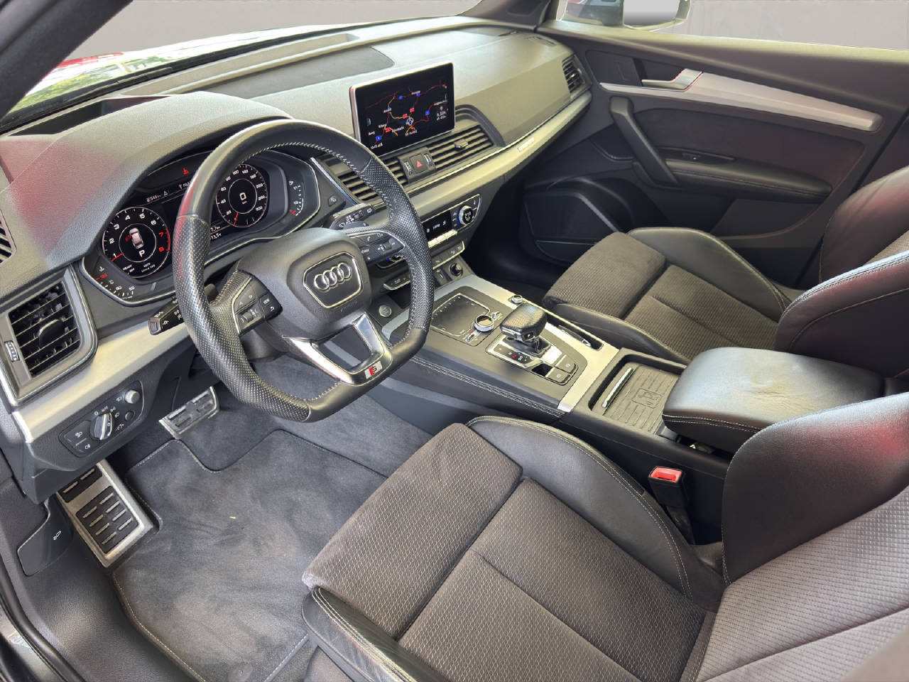 AUDI Q5 2.0 45 TFSI quattro S-Tronic-image-10