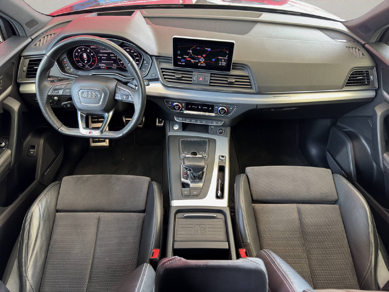AUDI Q5 2.0 45 TFSI quattro S-Tronic-image-9