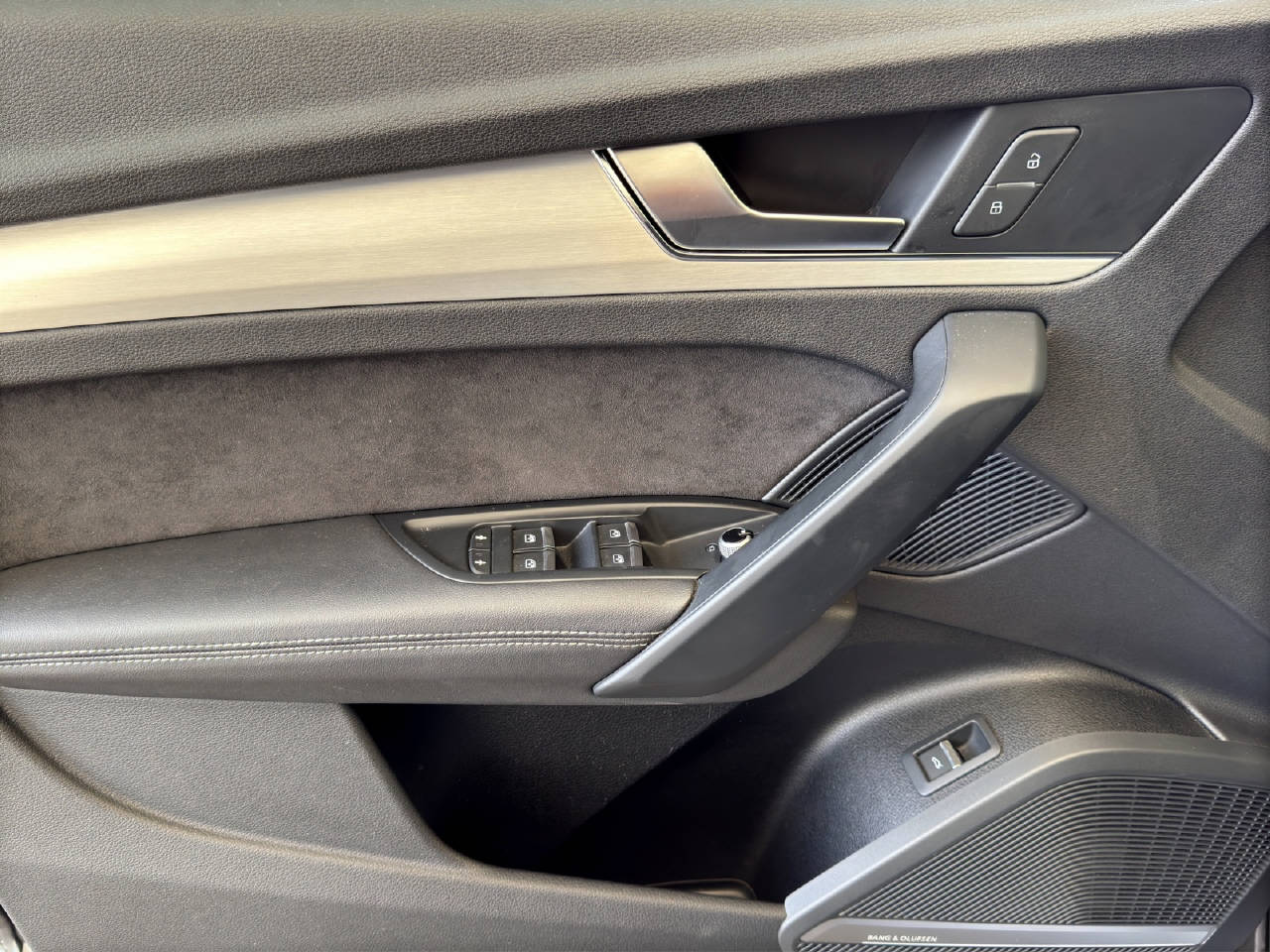 AUDI Q5 2.0 45 TFSI quattro S-Tronic-image-18