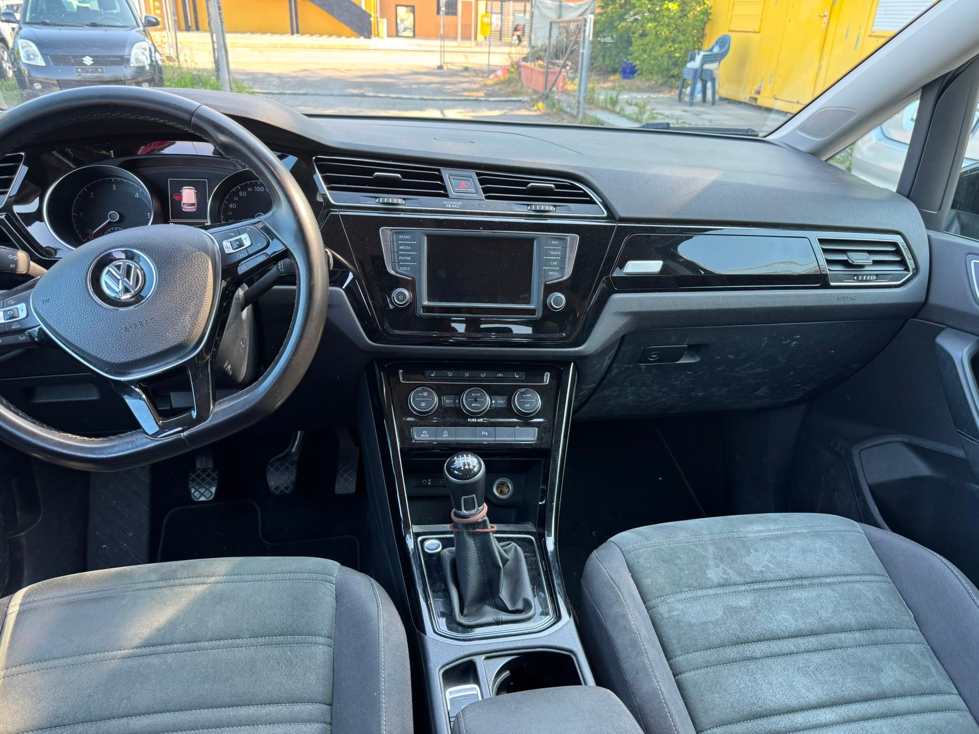VW Touran 2.0 TDI BlueMotion Technology Comfortline-image-8