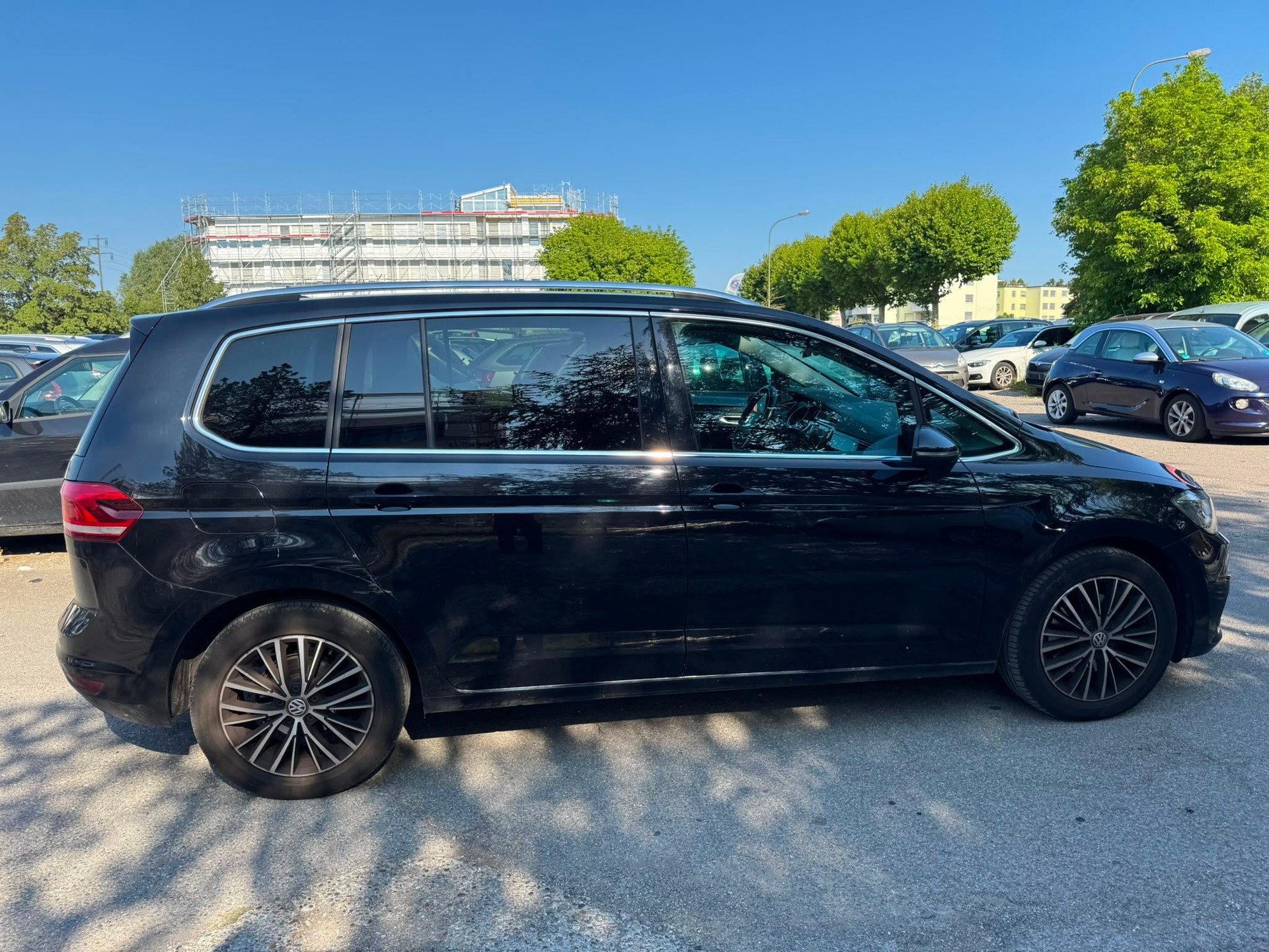 VW Touran 2.0 TDI BlueMotion Technology Comfortline-image-5