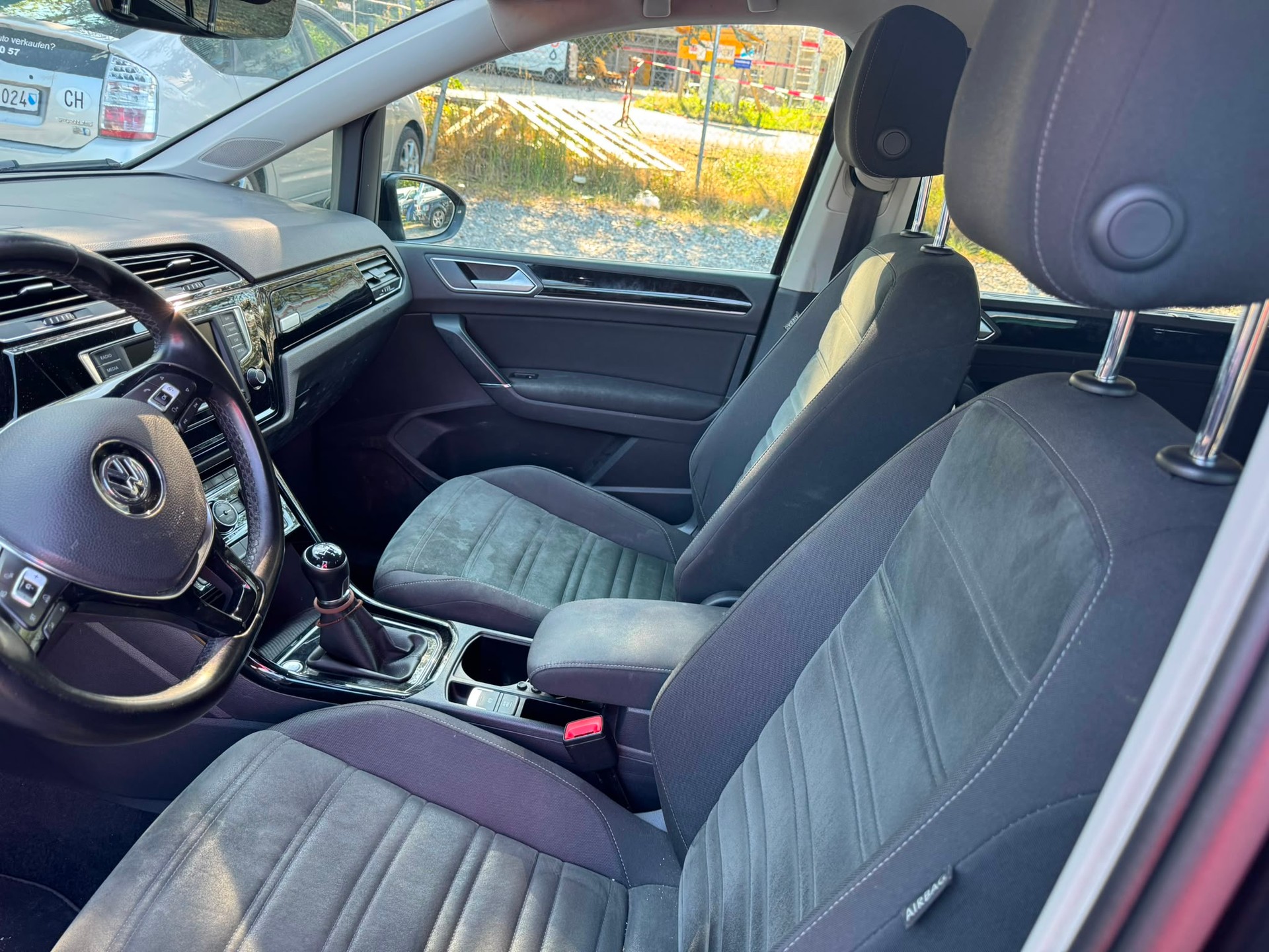 VW Touran 2.0 TDI BlueMotion Technology Comfortline-image-9