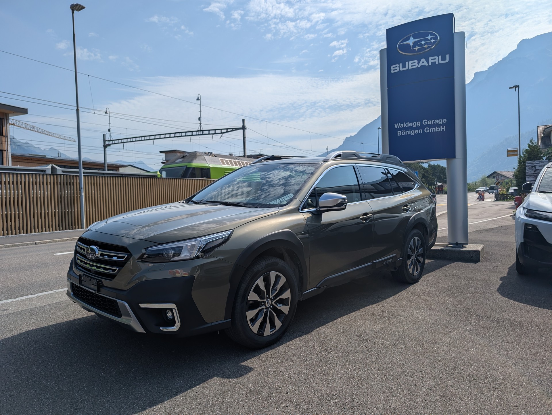 SUBARU Outback 2.5i Luxury AWD Lineartronic-image-1