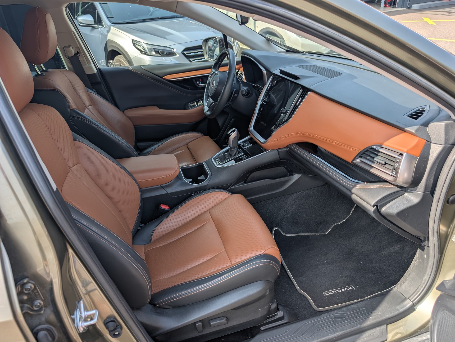 SUBARU Outback 2.5i Luxury AWD Lineartronic-image-10