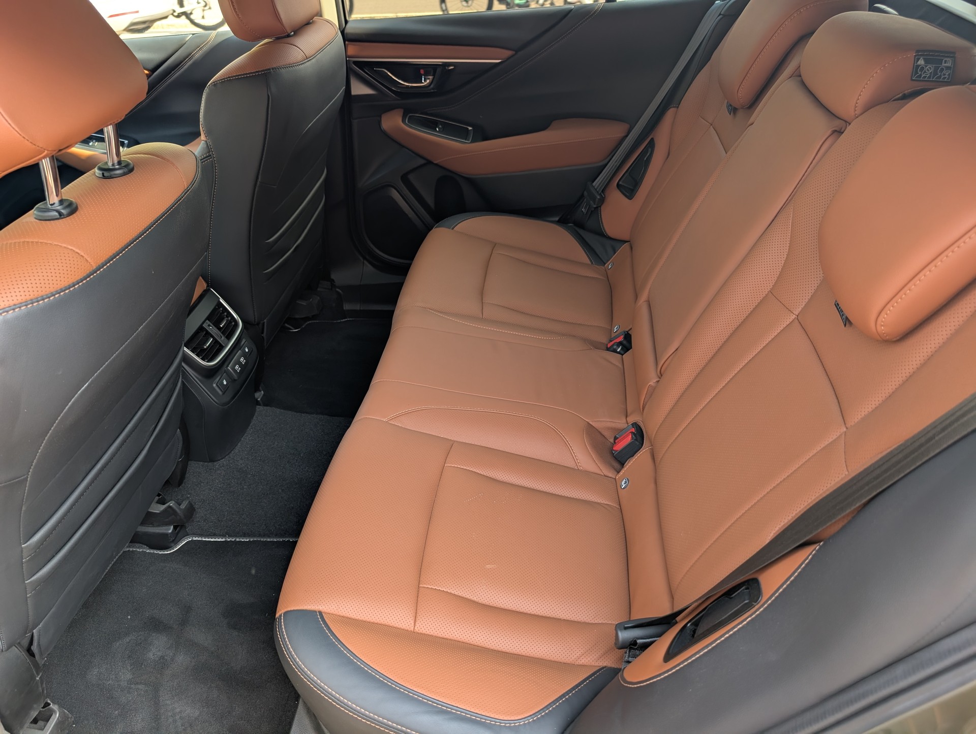 SUBARU Outback 2.5i Luxury AWD Lineartronic-image-9
