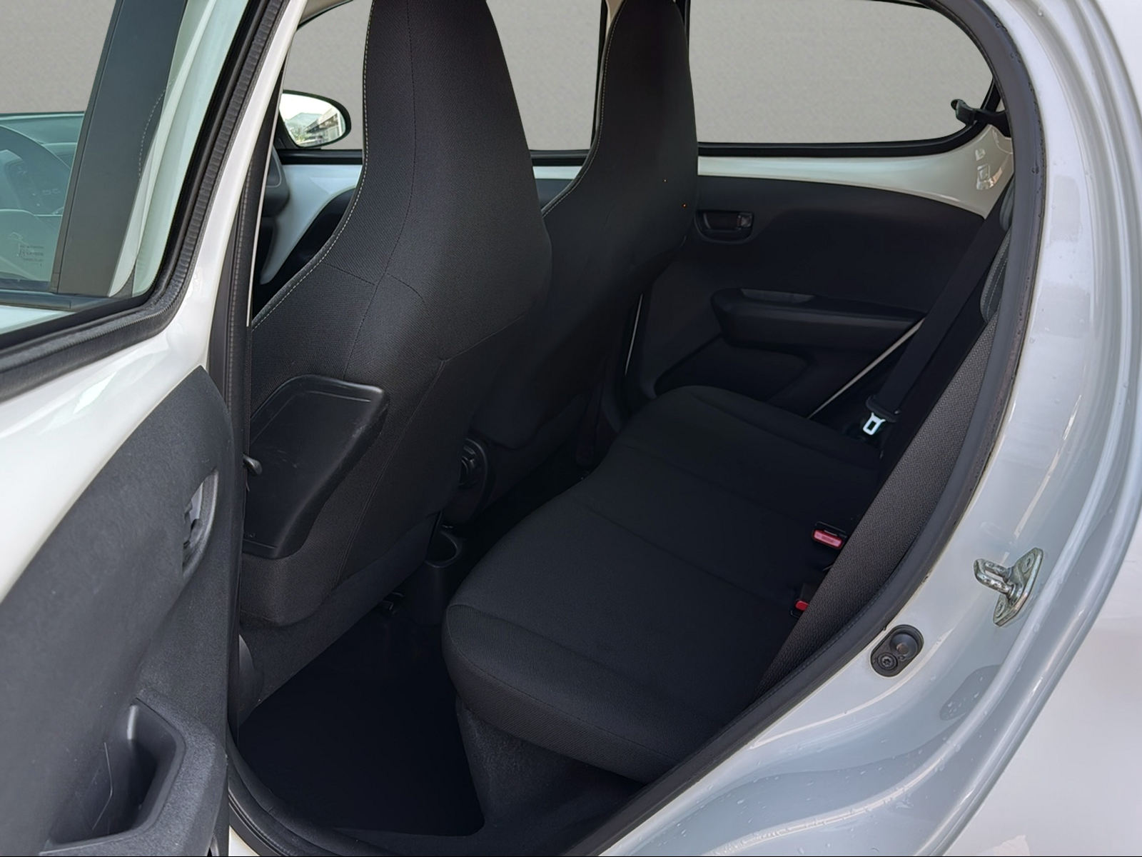 PEUGEOT 108 1.0 VTi Active-image-7