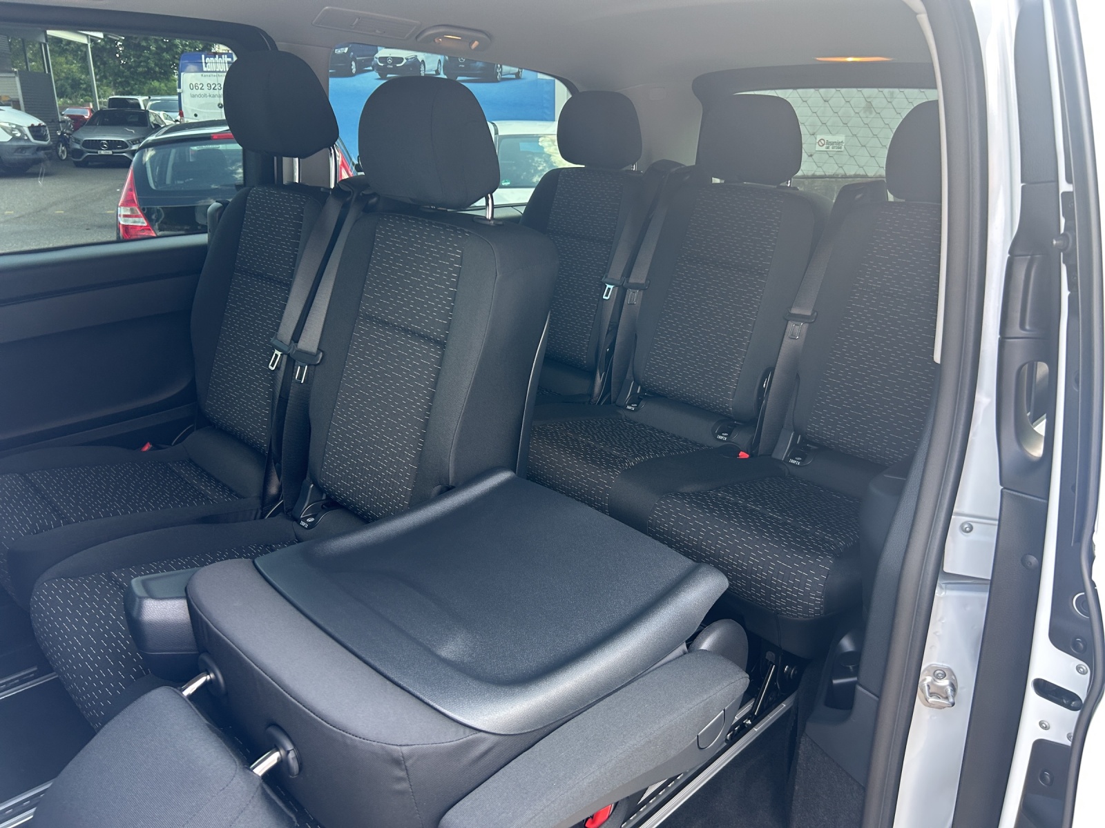MERCEDES-BENZ Vito 116 CDI Lang Tourer 9G-Tronic 4M Select-image-14