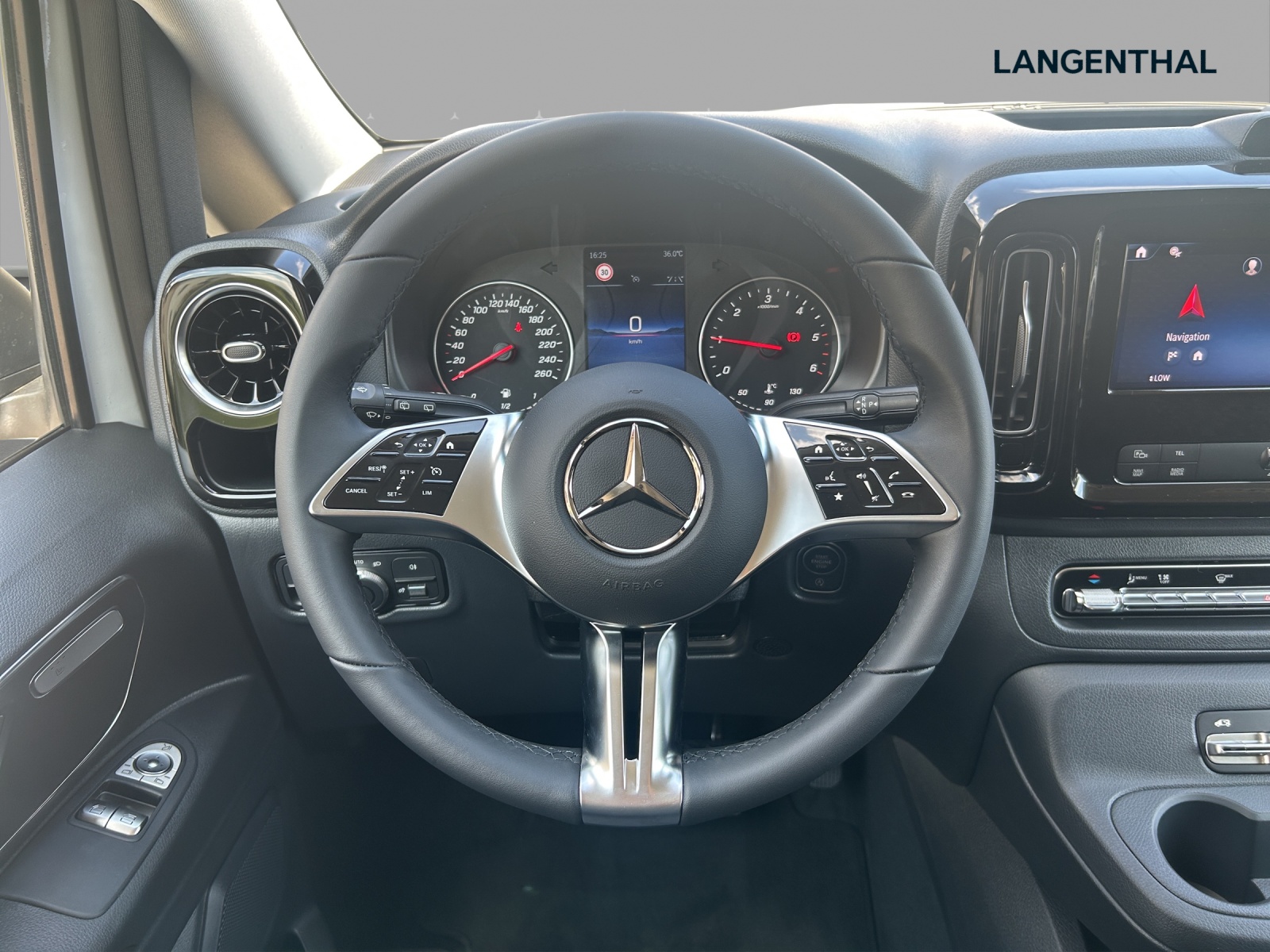 MERCEDES-BENZ Vito 116 CDI Lang Tourer 9G-Tronic 4M Select-image-9