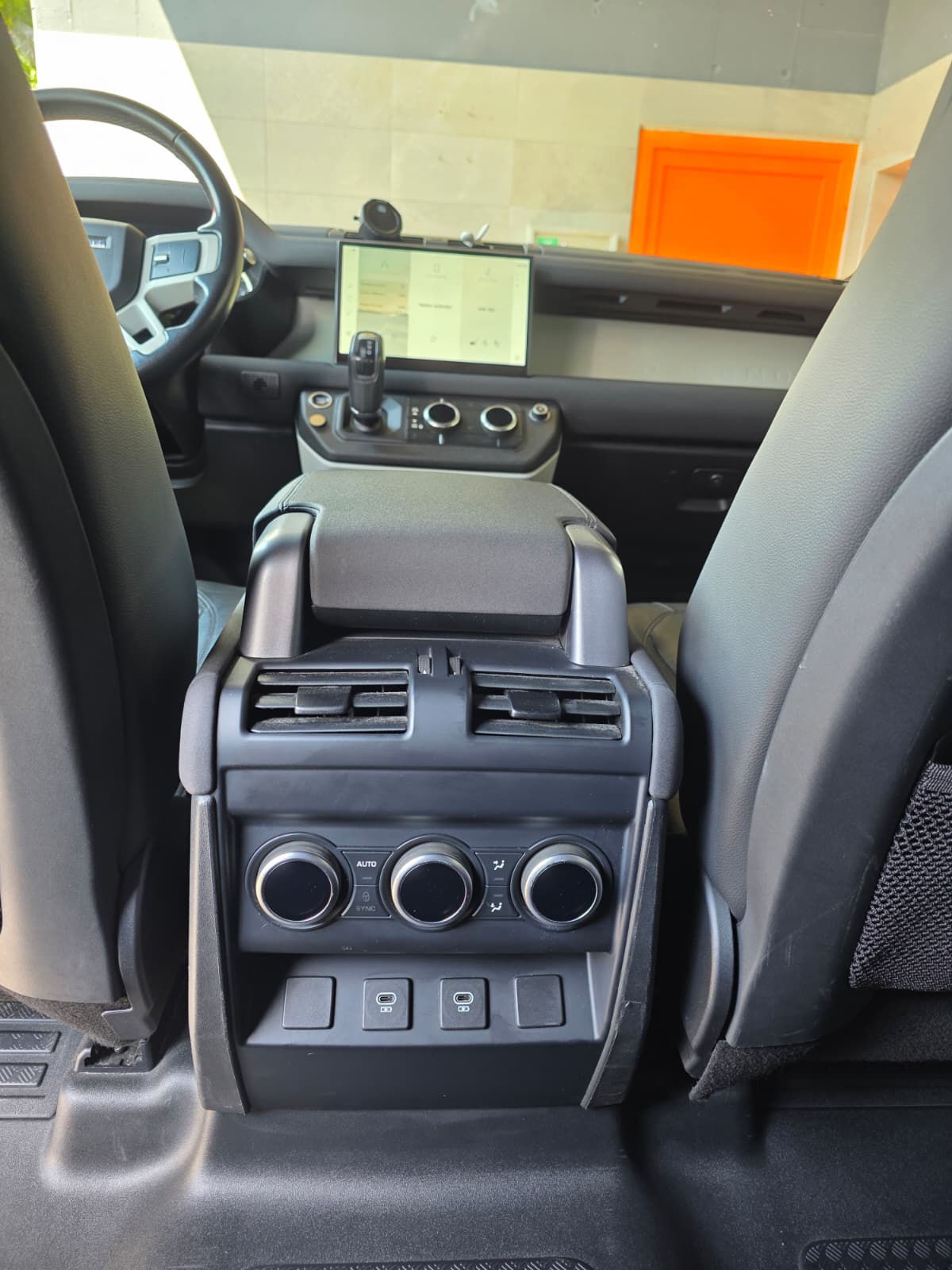 LAND ROVER 3.0 D I6 250 SE-image-8