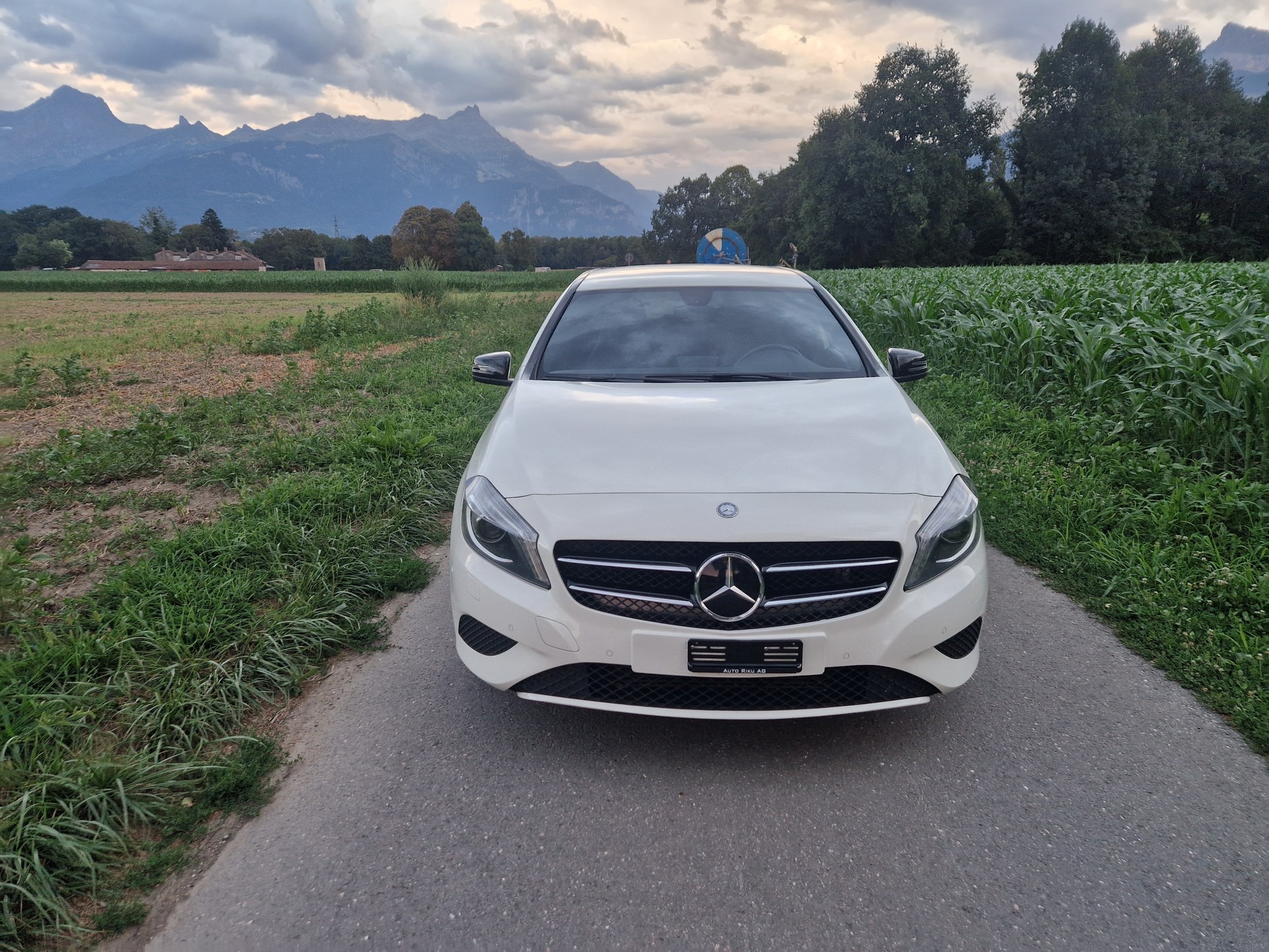 MERCEDES-BENZ A 180-image-1