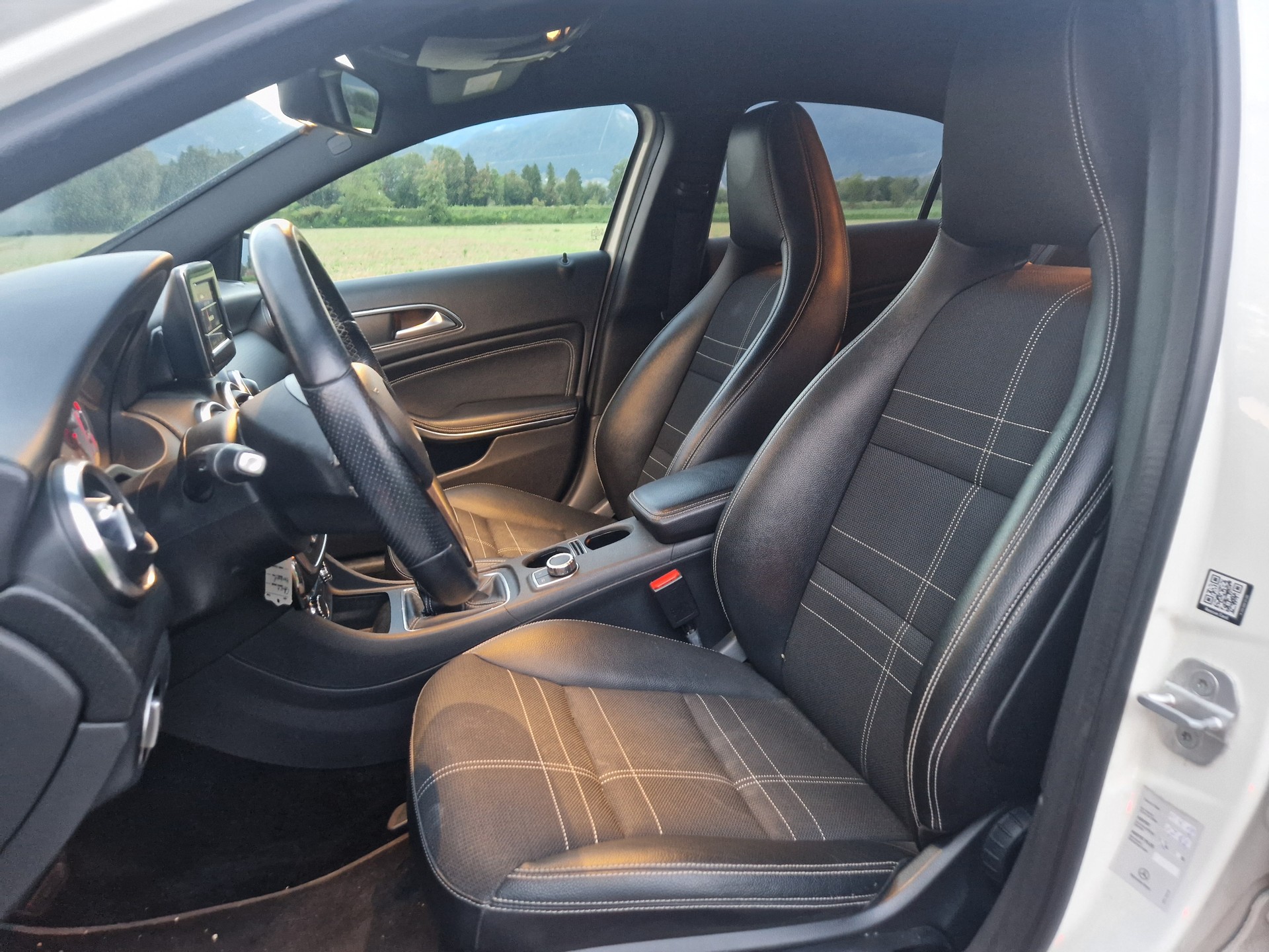 MERCEDES-BENZ A 180-image-8