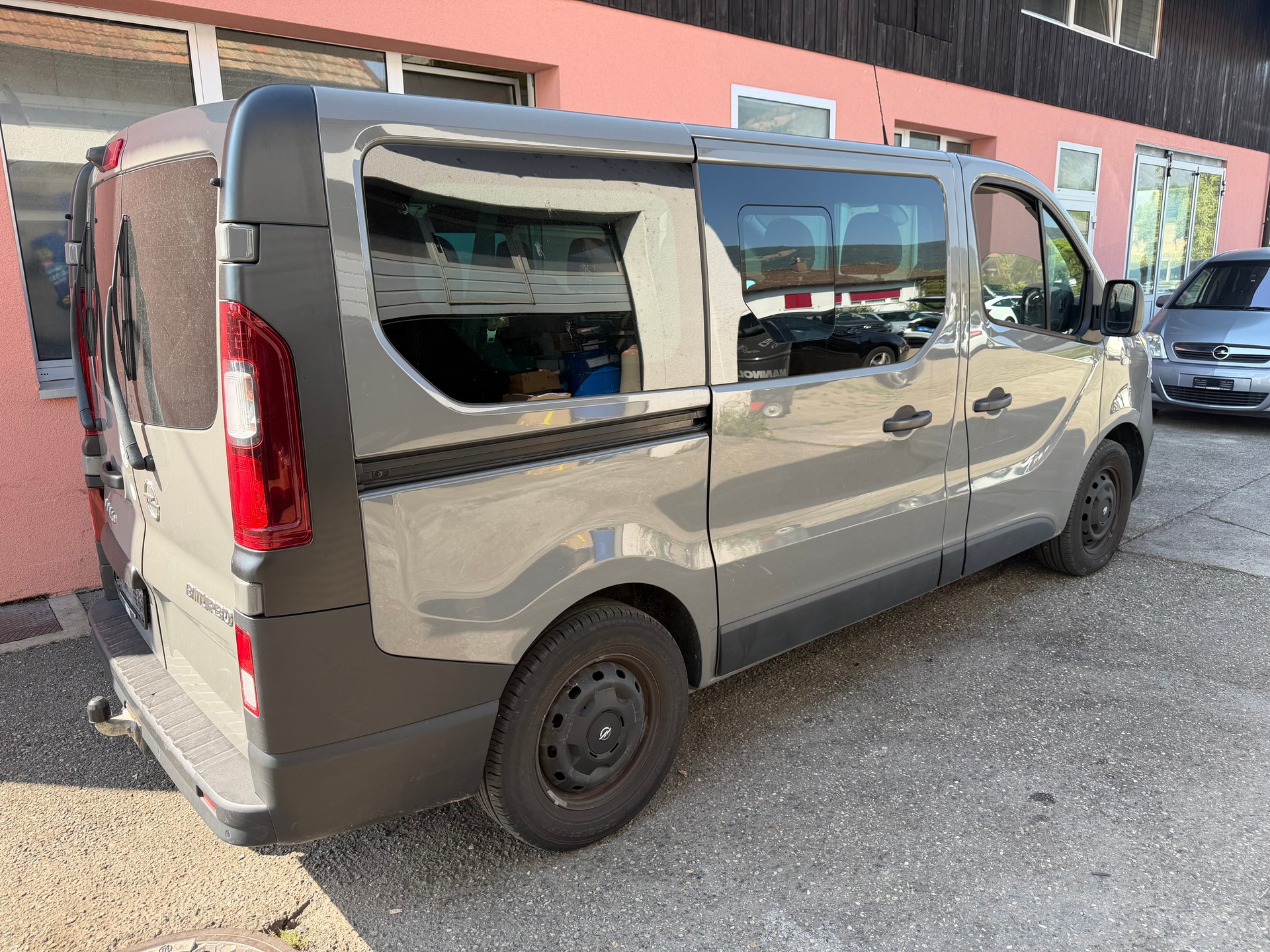 OPEL Vivaro 1.6CDTI Tourer 2.7t L1H1-image-2