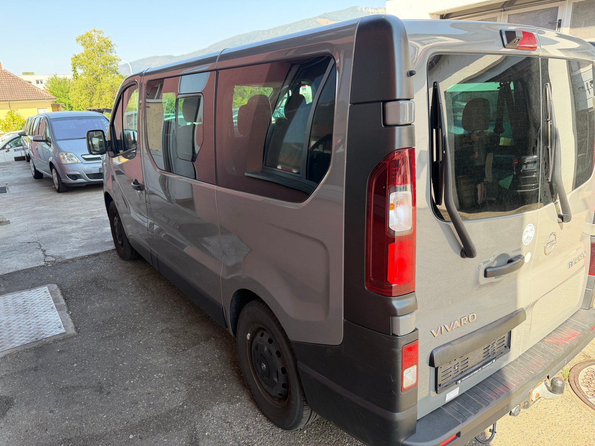 OPEL Vivaro 1.6CDTI Tourer 2.7t L1H1-image-3