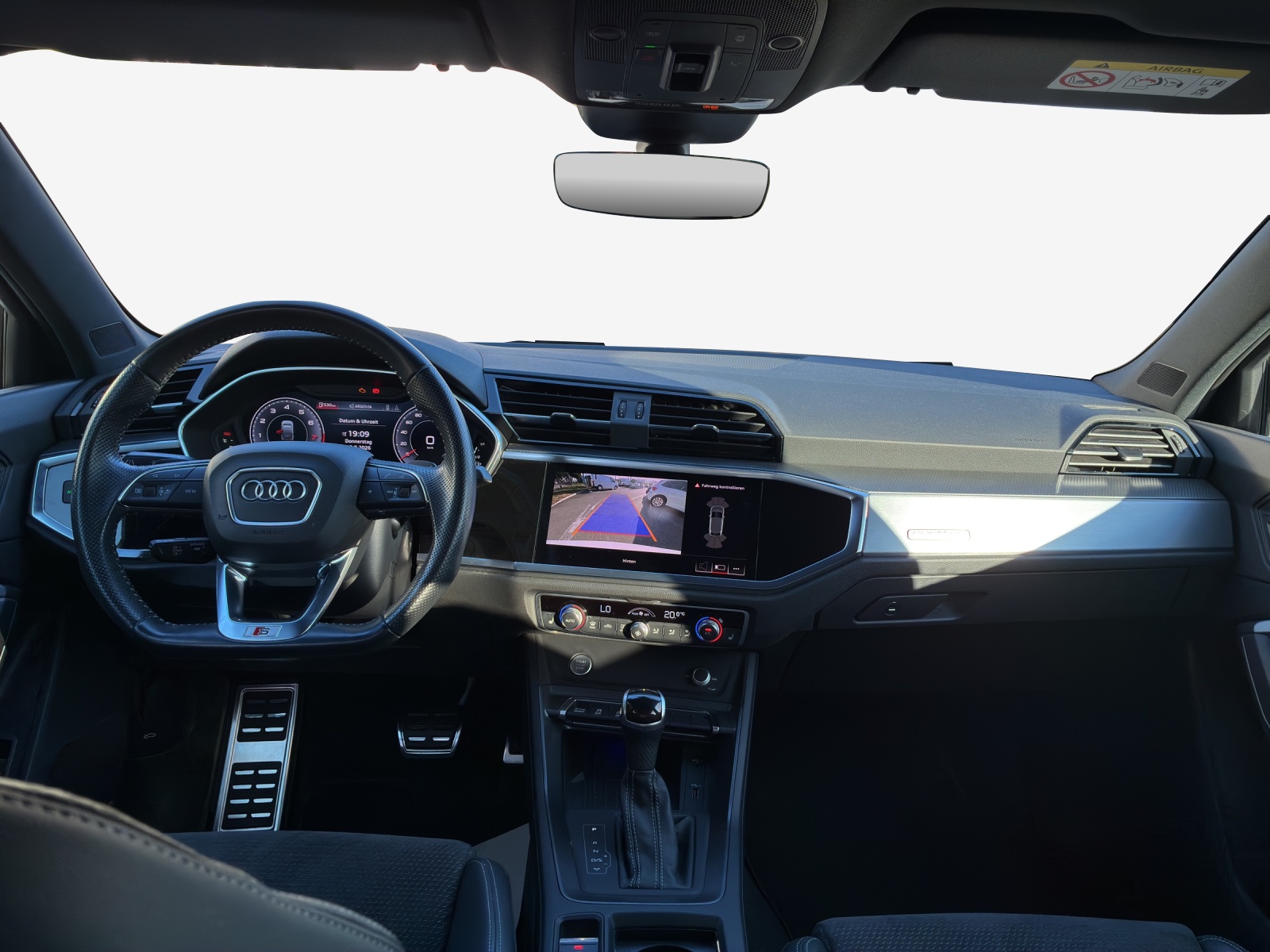 AUDI Q3 Sportback 45 TFSI S line quattro S-tronic-image-8