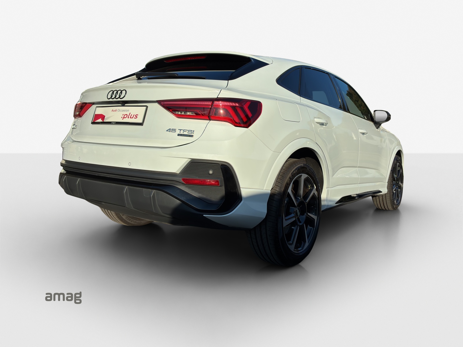 AUDI Q3 Sportback 45 TFSI S line quattro S-tronic-image-4