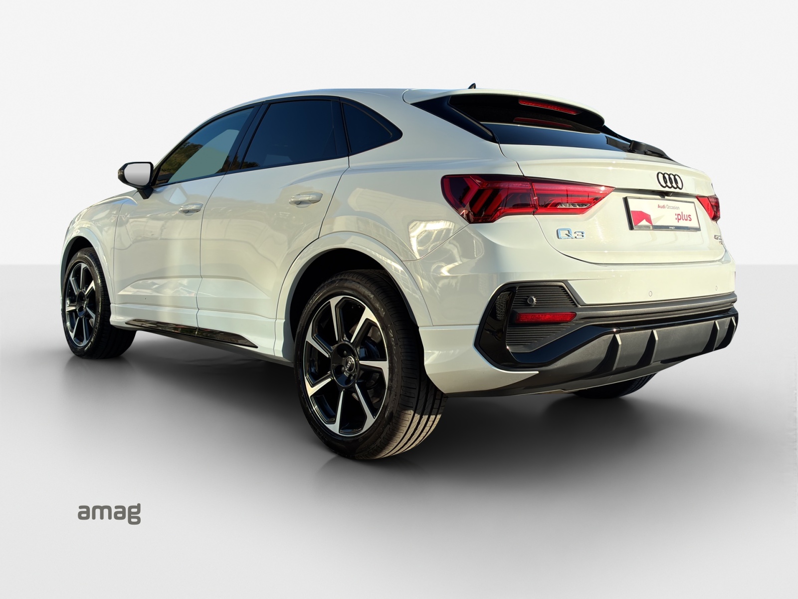 AUDI Q3 Sportback 45 TFSI S line quattro S-tronic-image-2
