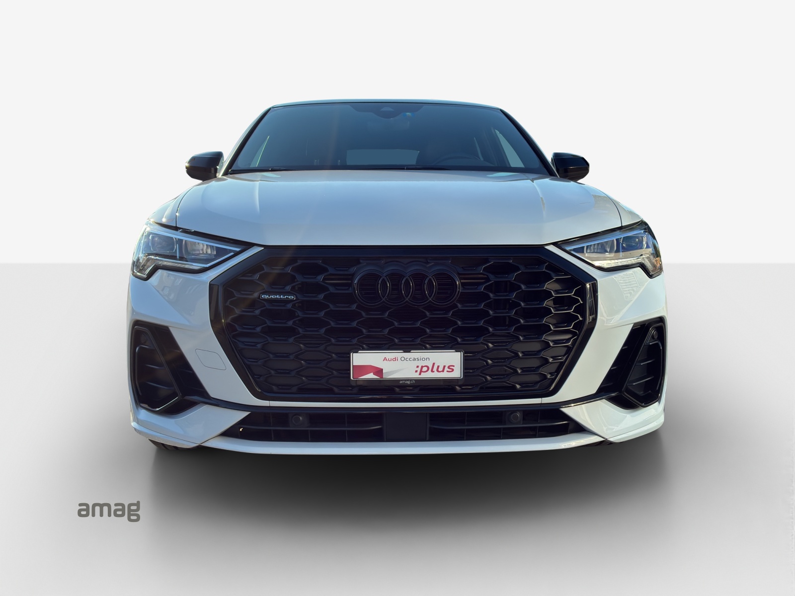 AUDI Q3 Sportback 45 TFSI S line quattro S-tronic-image-6