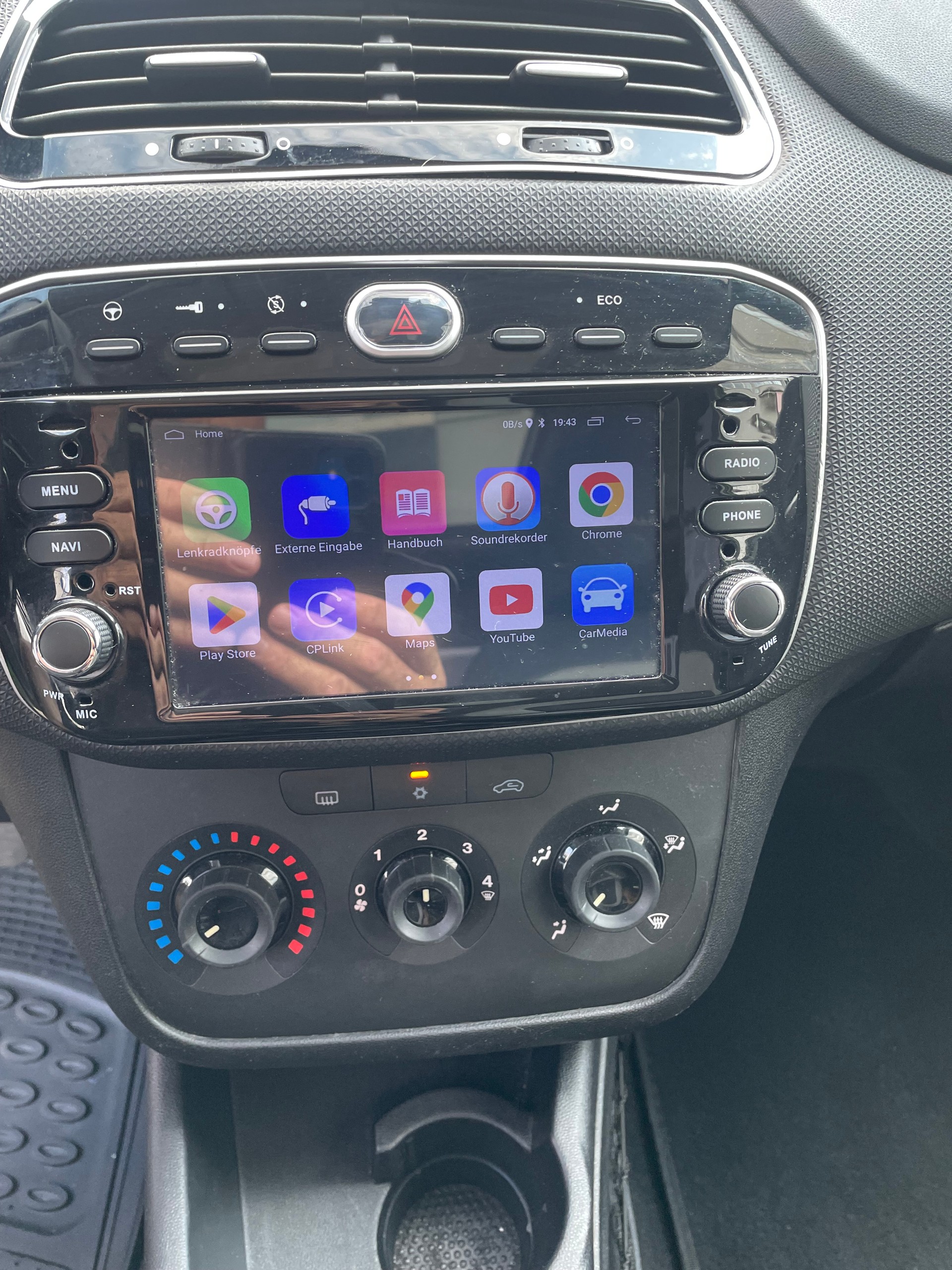 FIAT Punto 0.9 Twinair Lounge-image-9