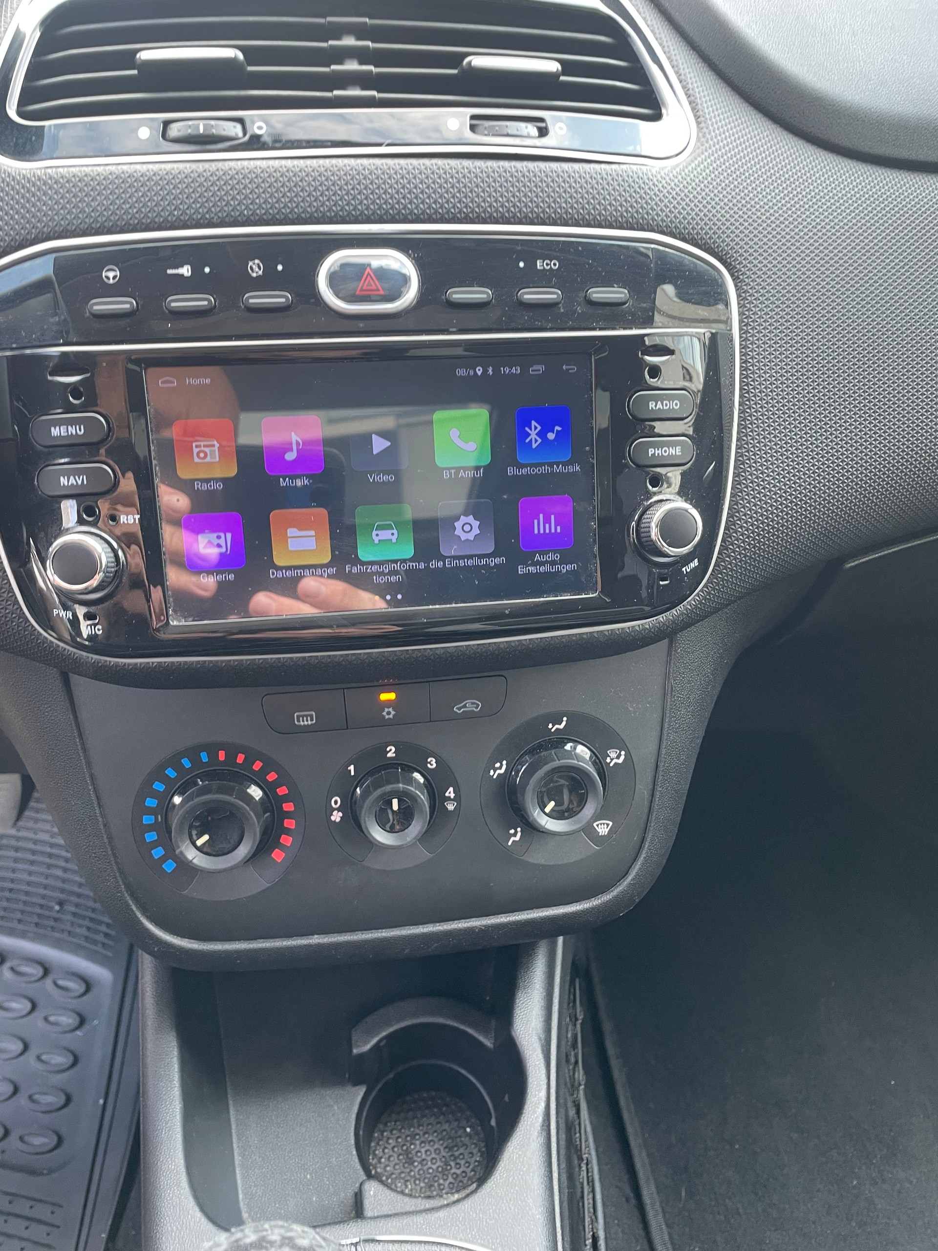 FIAT Punto 0.9 Twinair Lounge-image-8