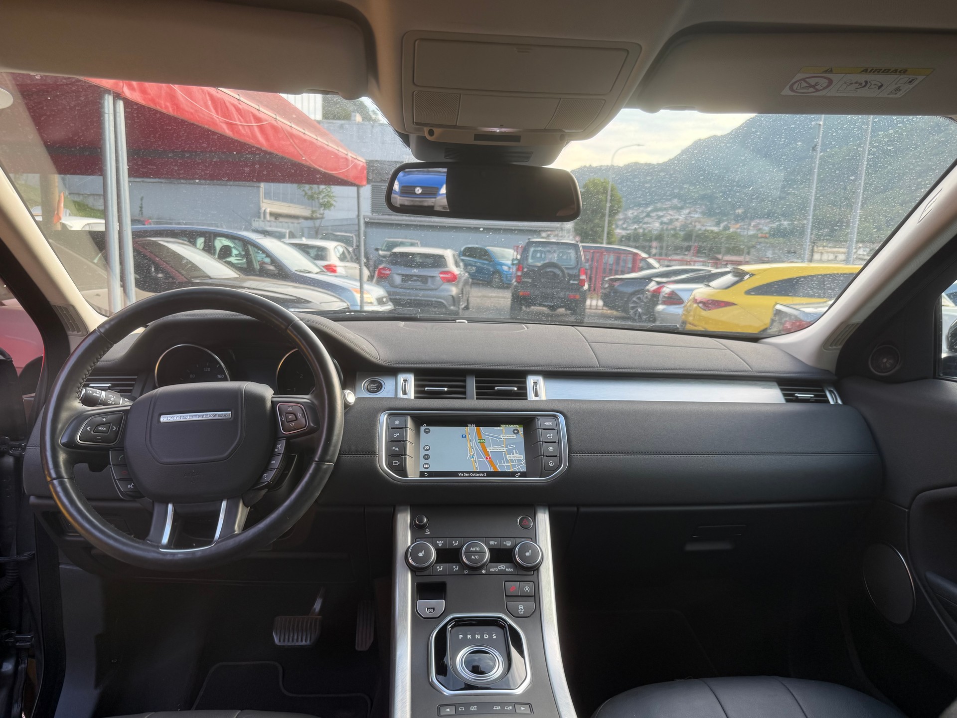 LAND ROVER Range Rover Evoque 2.0 TD4 SE Dynamic-image-4