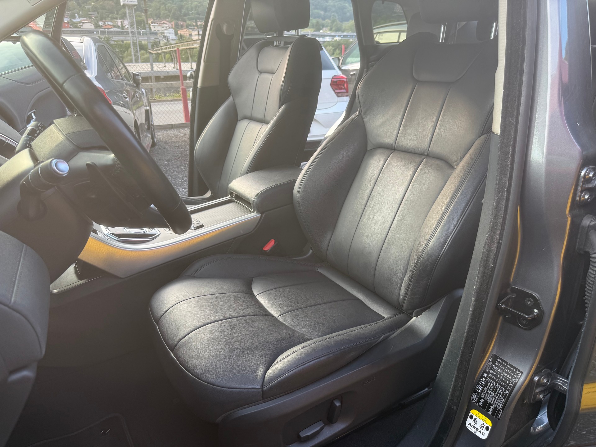 LAND ROVER Range Rover Evoque 2.0 TD4 SE Dynamic-image-5