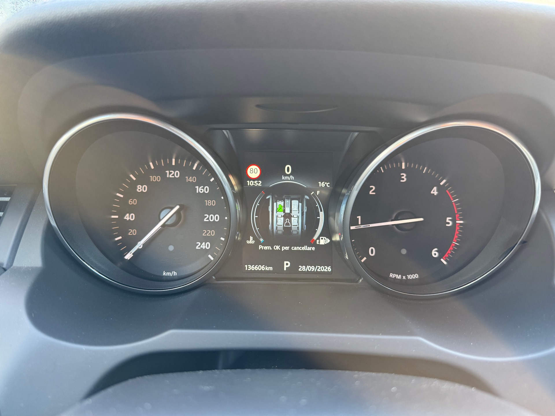 LAND ROVER Range Rover Evoque 2.0 TD4 SE Dynamic-image-14