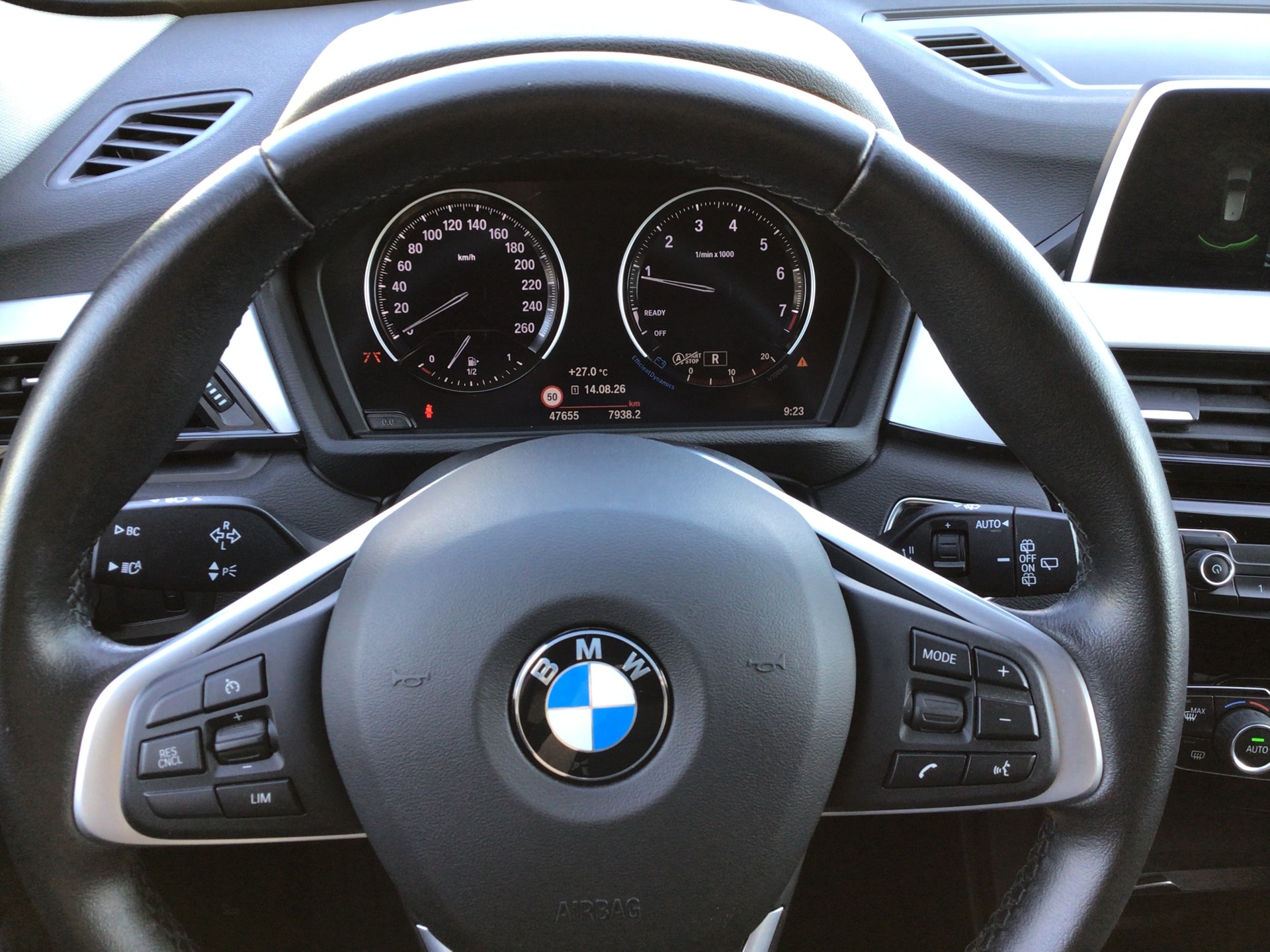 BMW X1 xDrive 20i Steptronic-image-10