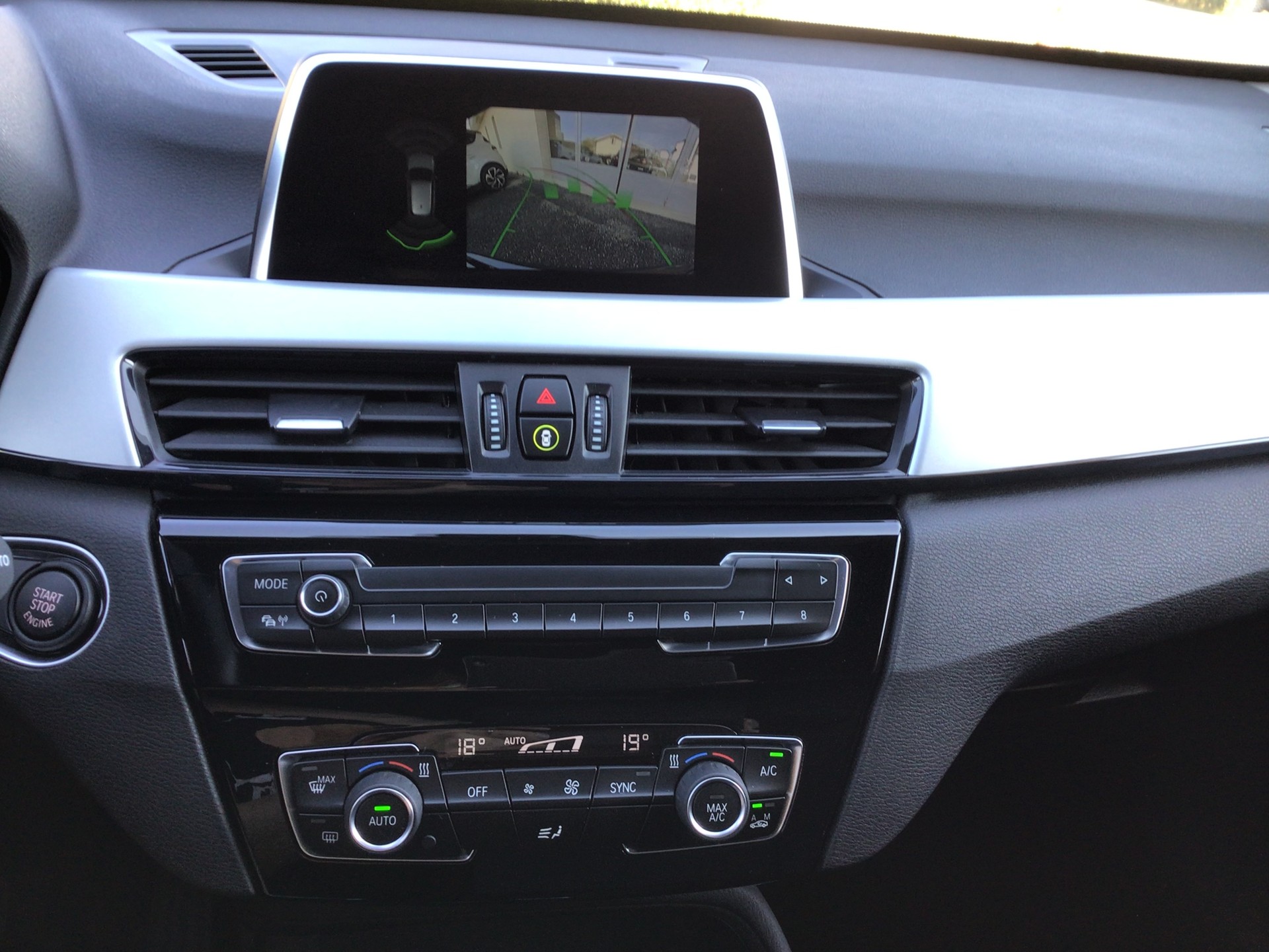 BMW X1 xDrive 20i Steptronic-image-9