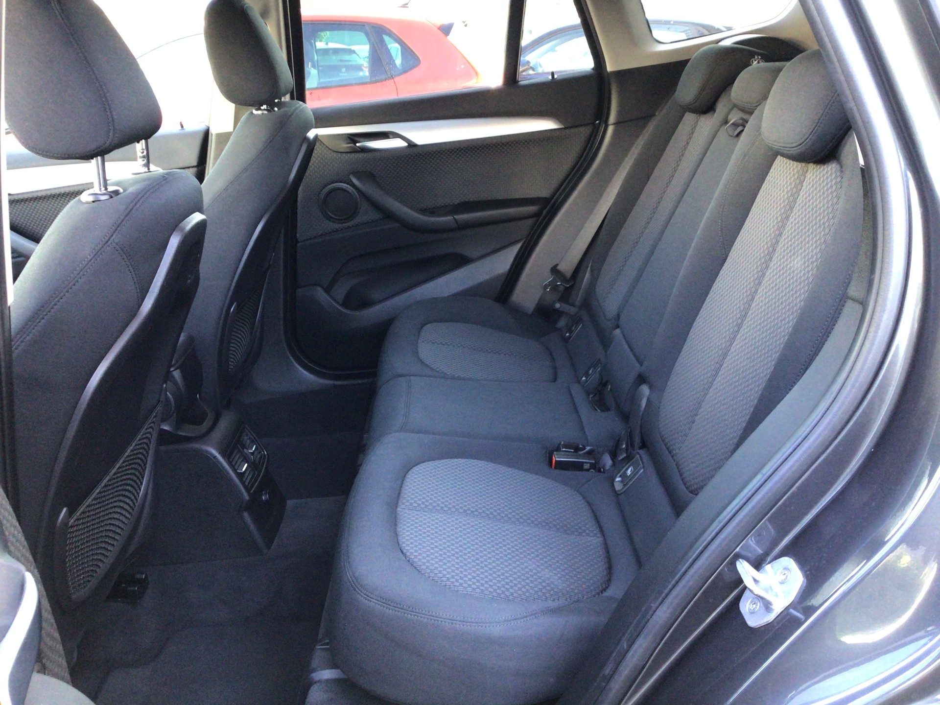 BMW X1 xDrive 20i Steptronic-image-6