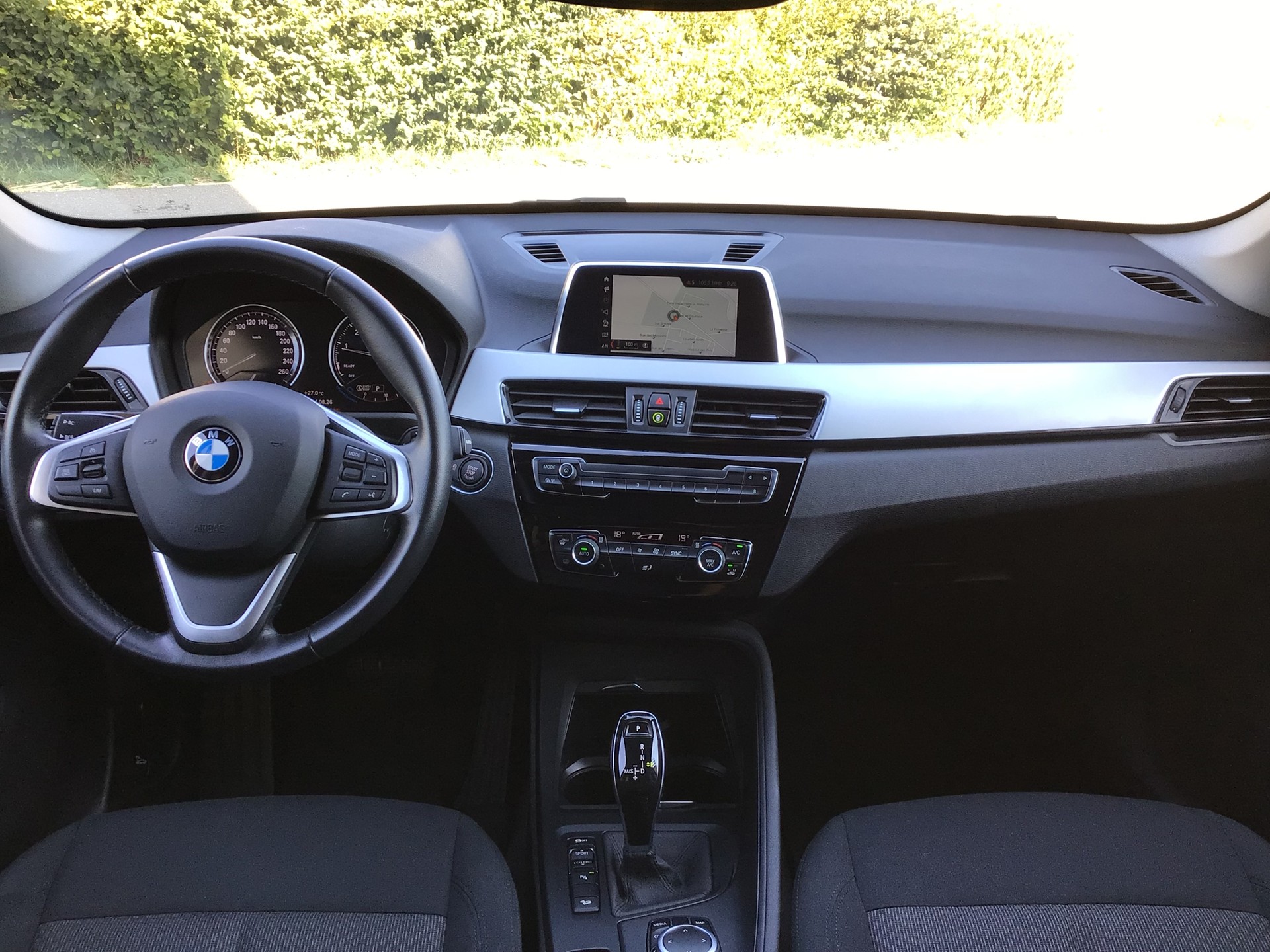 BMW X1 xDrive 20i Steptronic-image-8
