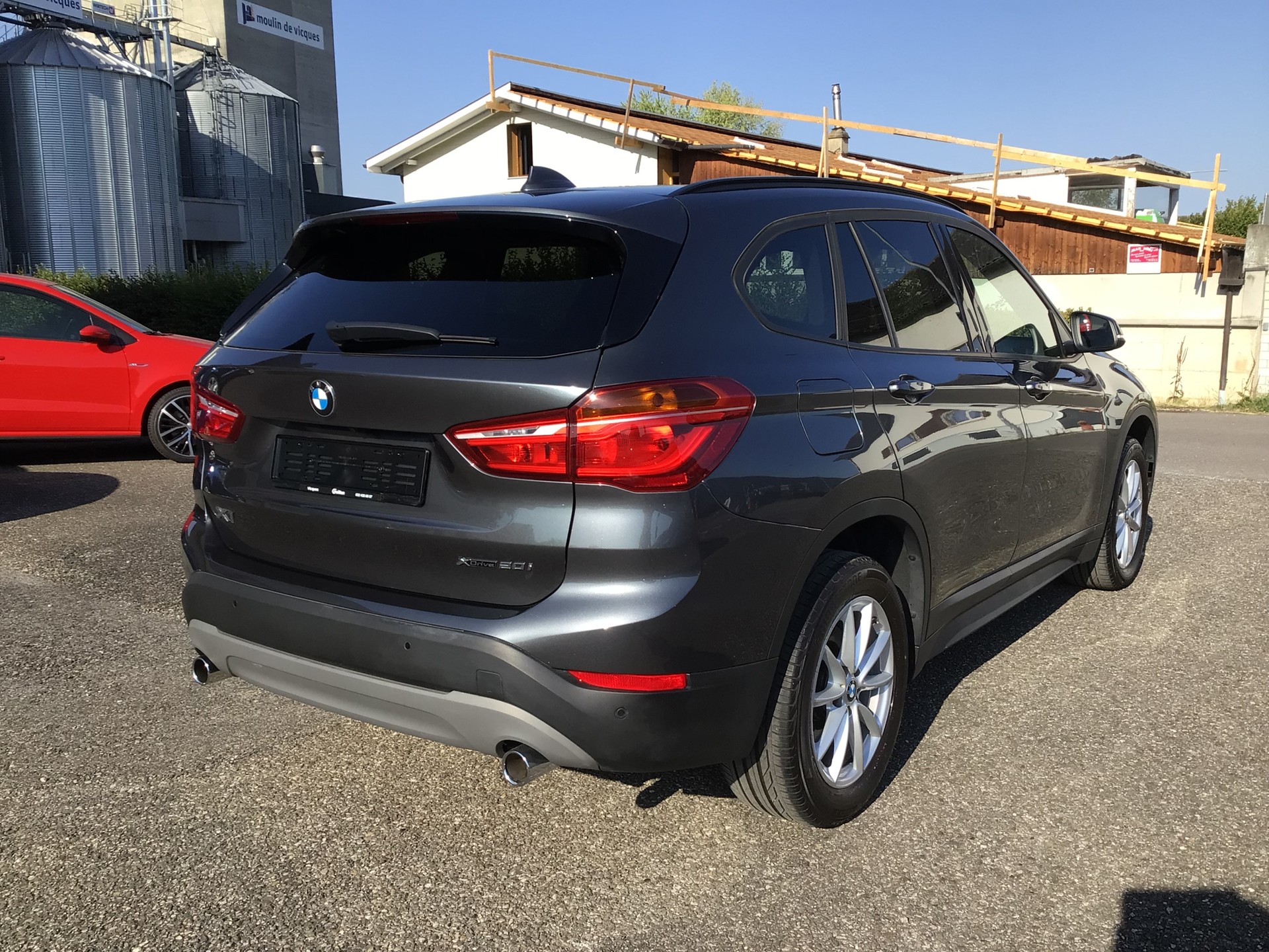 BMW X1 xDrive 20i Steptronic-image-12