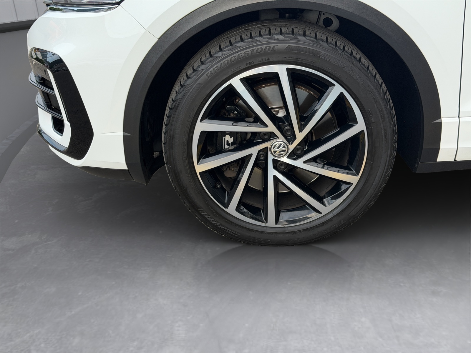 VW T-Roc 2.0 TSI R DSG 4Motion-image-8