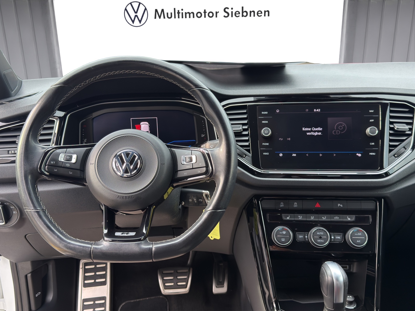 VW T-Roc 2.0 TSI R DSG 4Motion-image-11