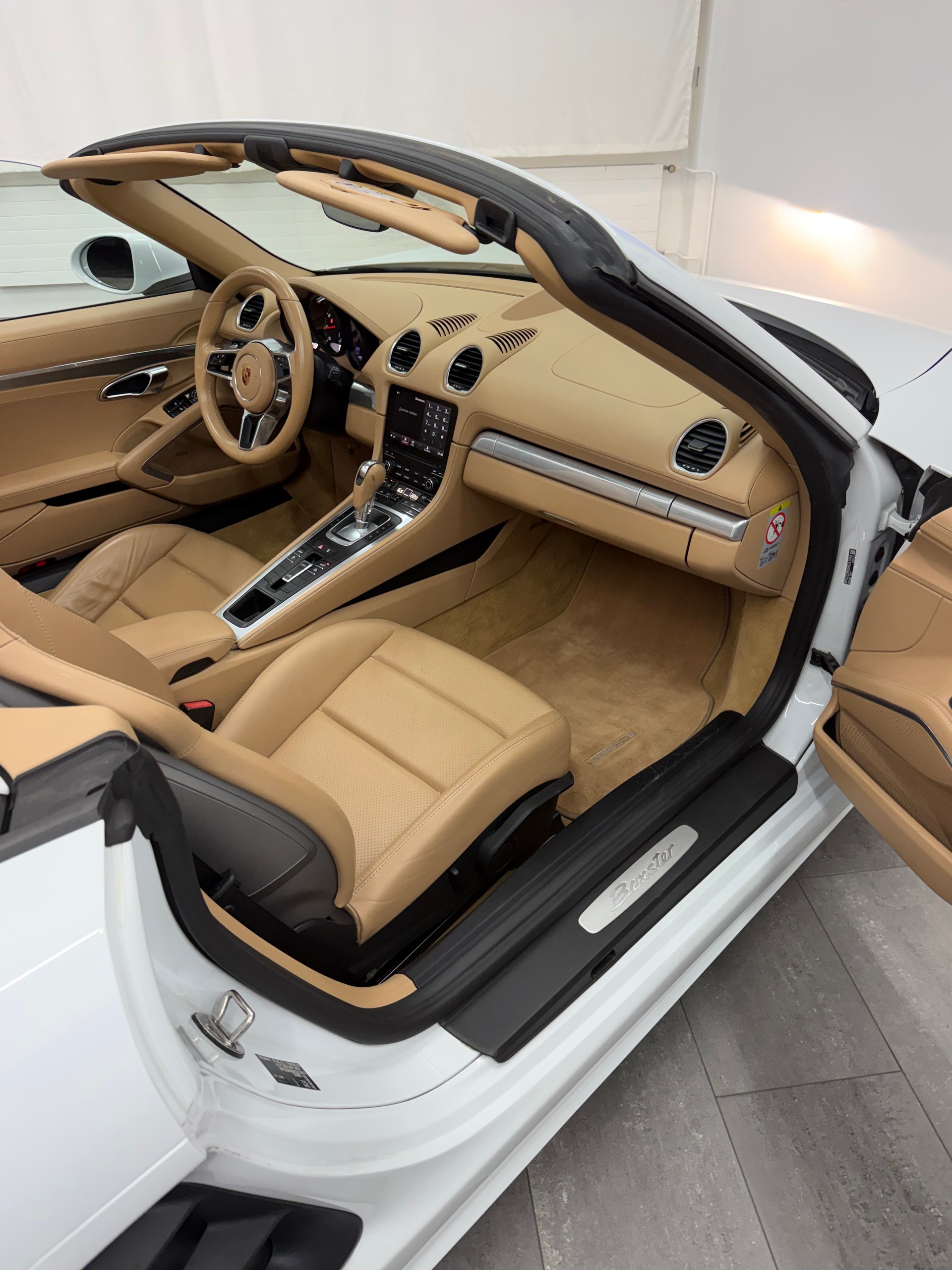 PORSCHE 718 Boxster 2.0 PDK-image-9