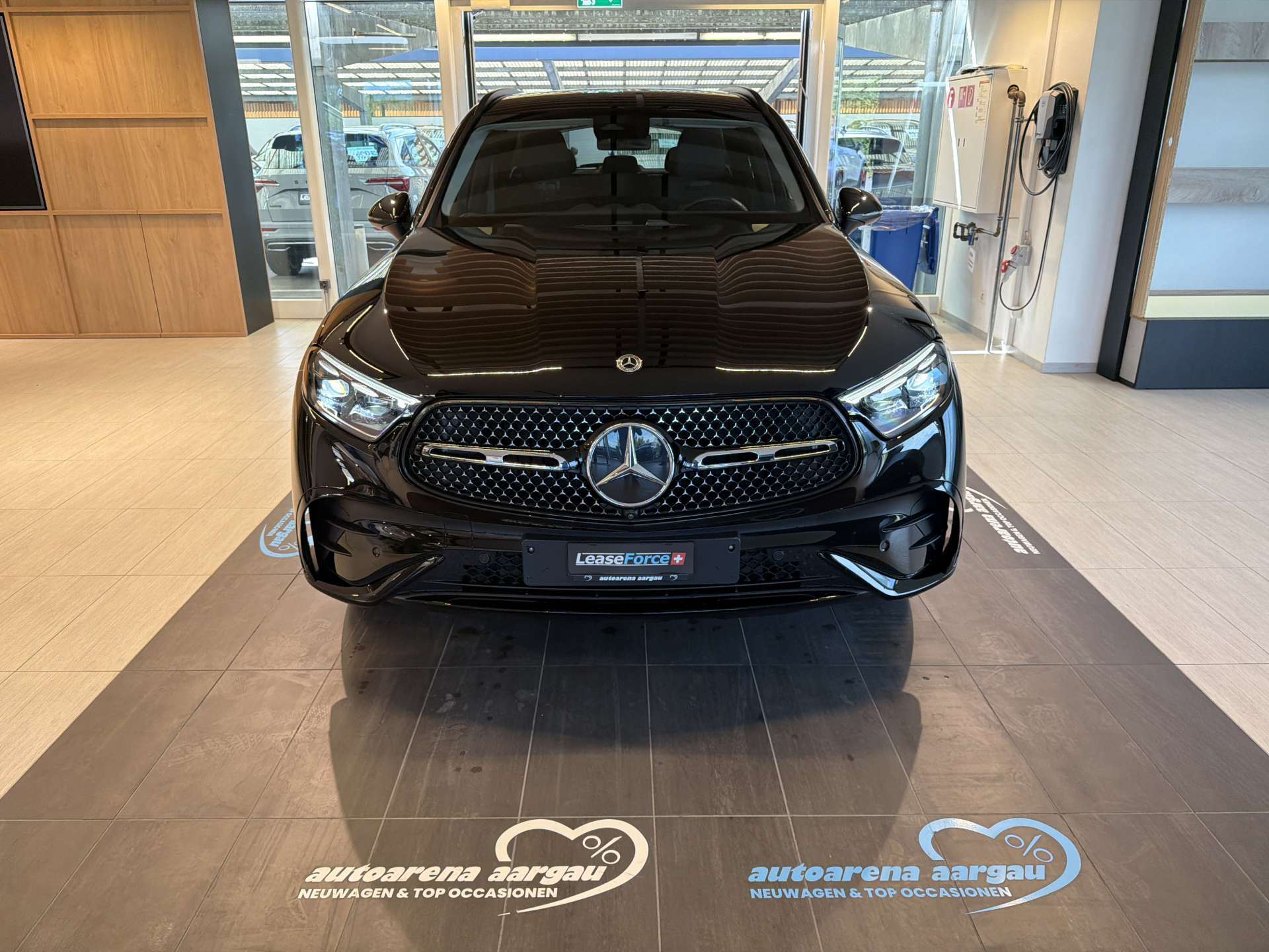 MERCEDES-BENZ GLC 220 d AMG-Line 4Matic G-Tronic Automat-image-10