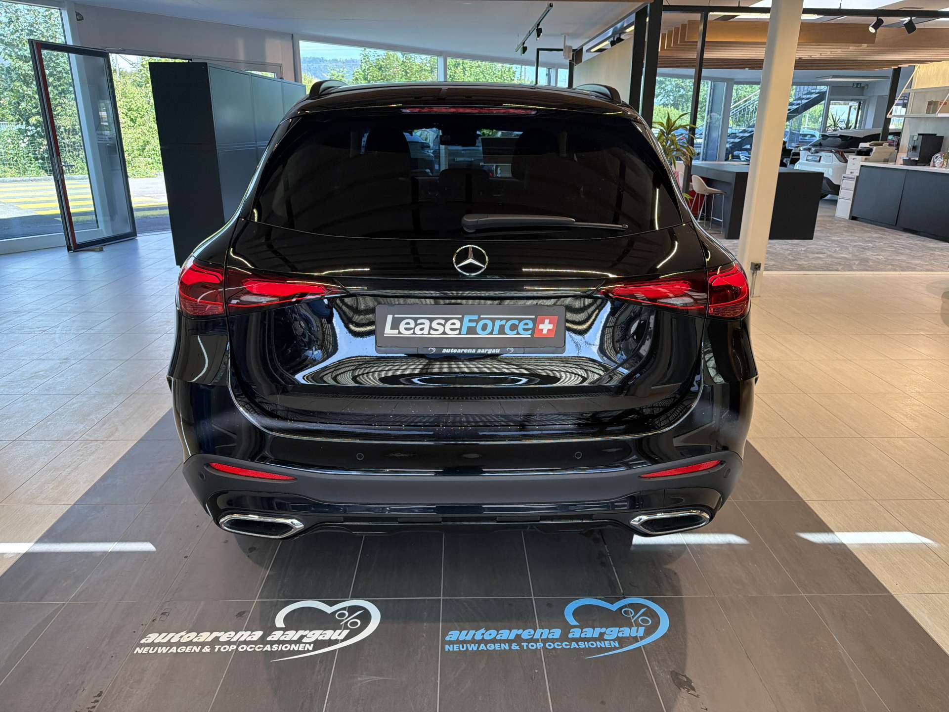 MERCEDES-BENZ GLC 220 d AMG-Line 4Matic G-Tronic Automat-image-12