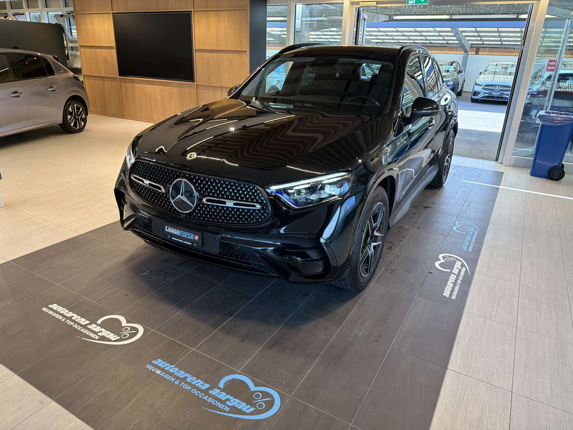 MERCEDES-BENZ GLC 220 d AMG-Line 4Matic G-Tronic Automat-image-0