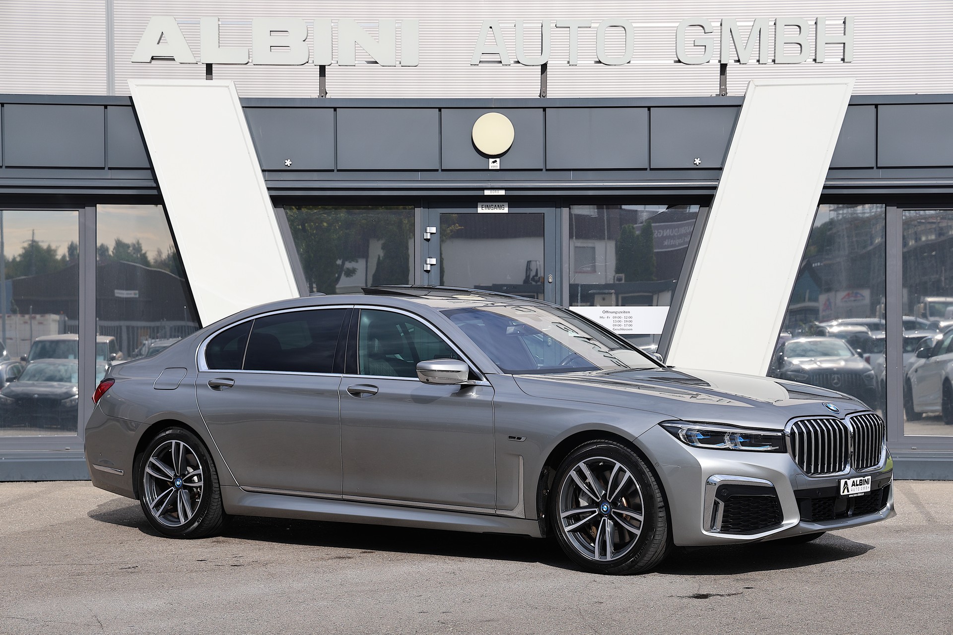 BMW 745Le M-Sport xDrive SAG-showroom-element-1
