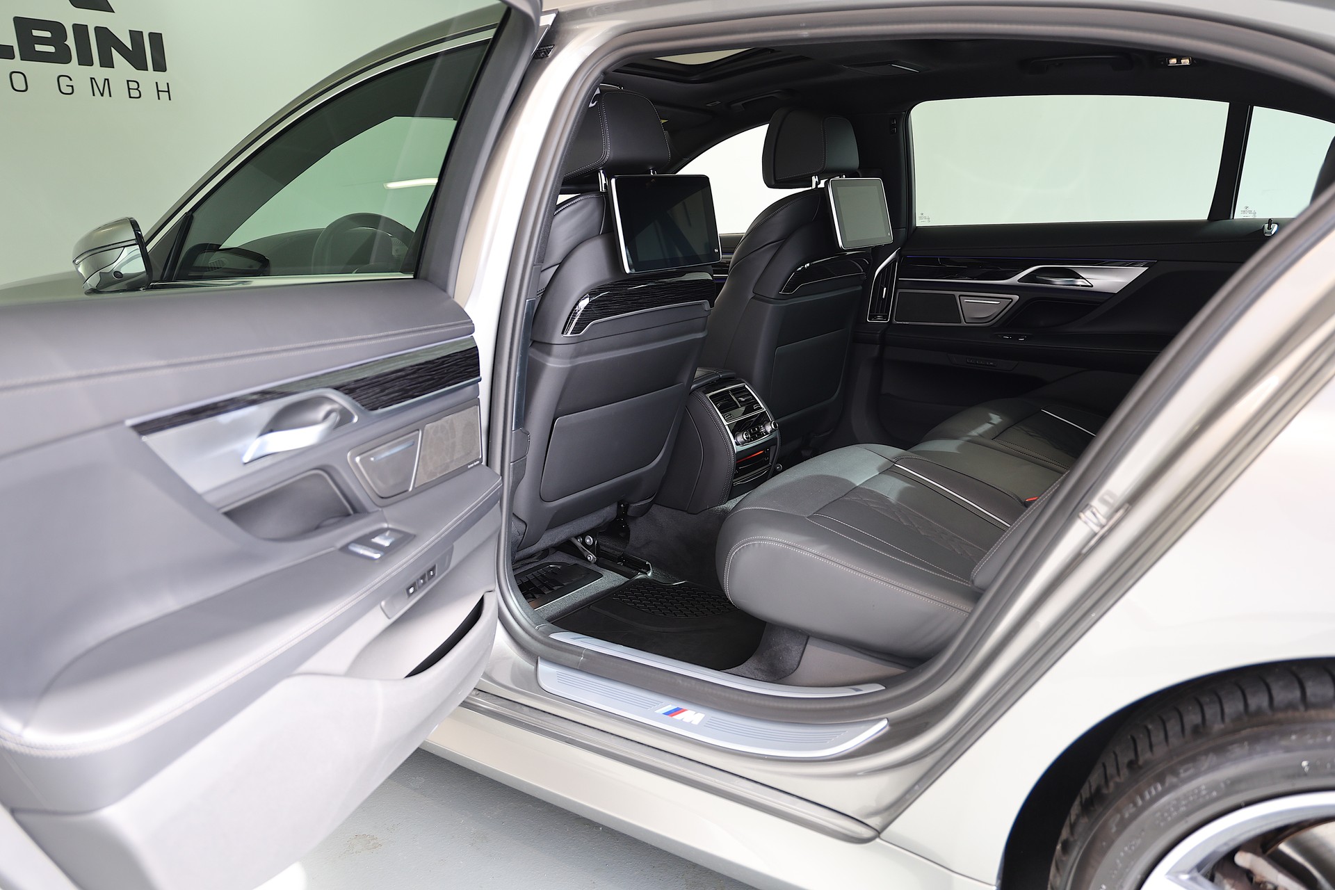 BMW 745Le M-Sport xDrive SAG-image-12