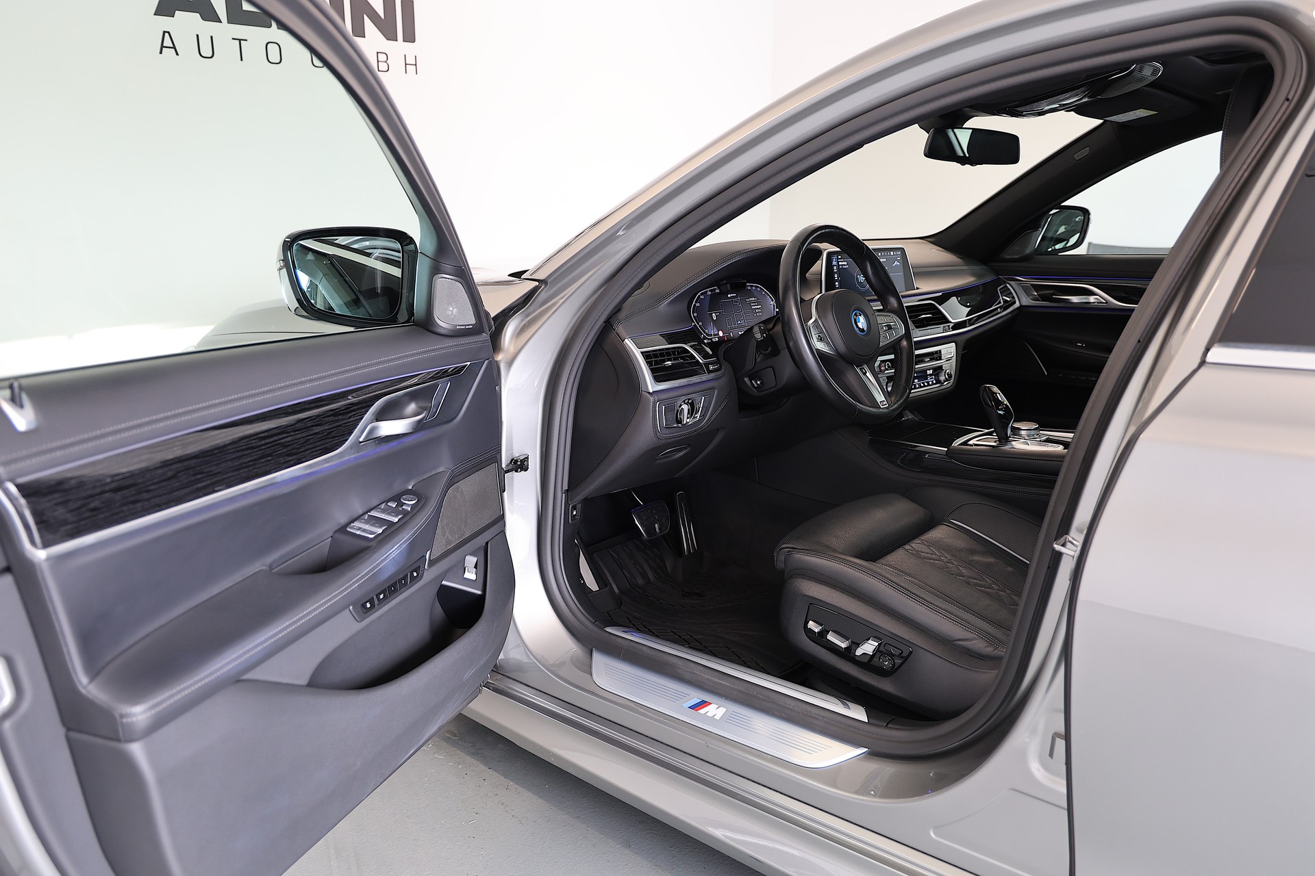 BMW 745Le M-Sport xDrive SAG-image-4
