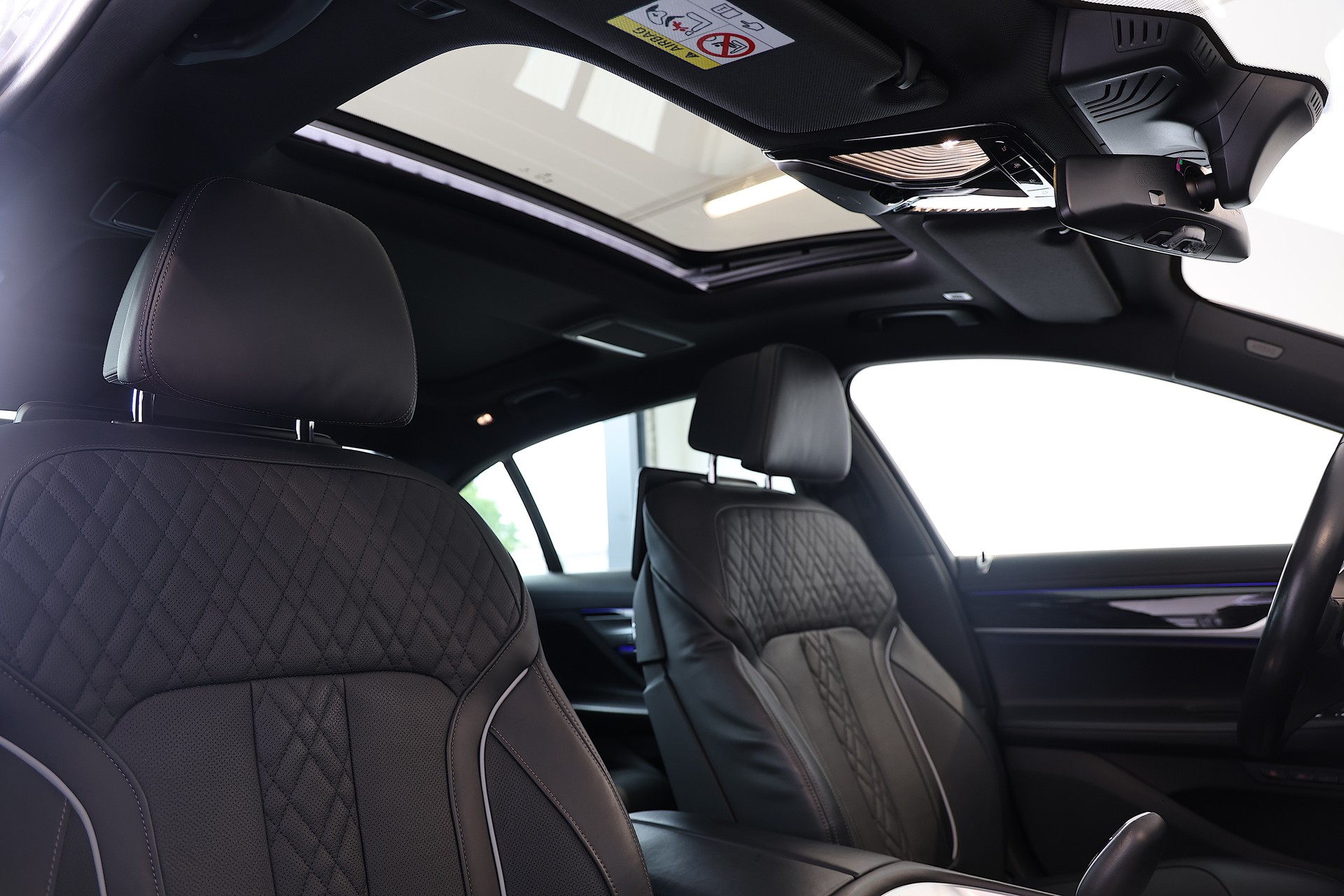 BMW 745Le M-Sport xDrive SAG-image-14