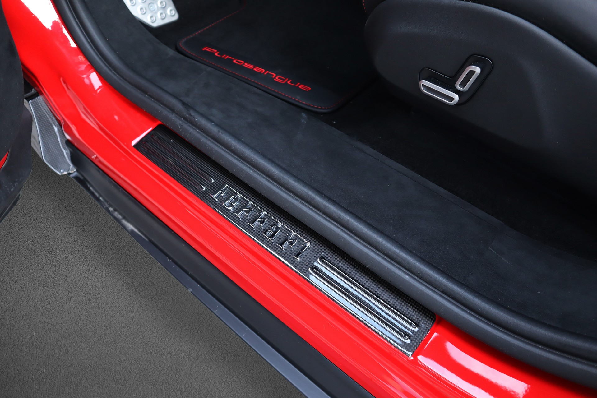 FERRARI Purosangue 6.5 V12-image-15