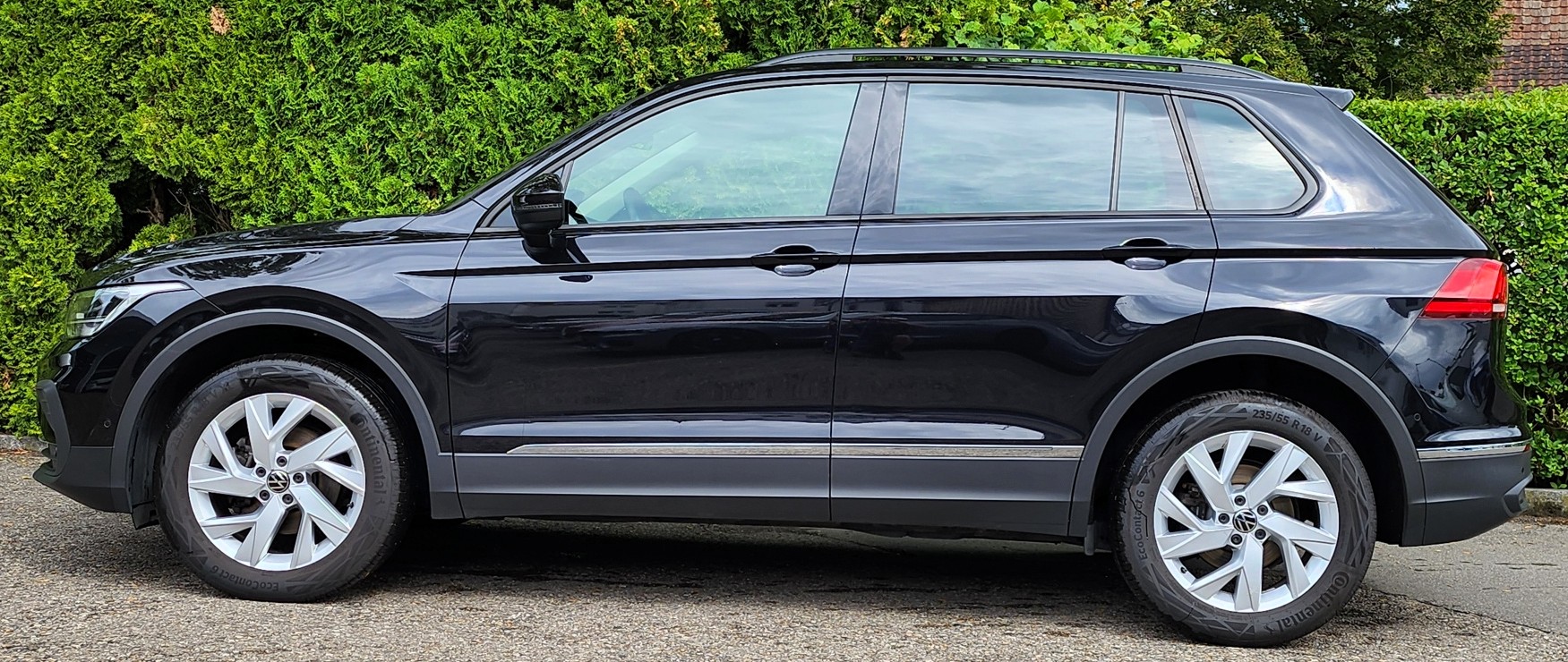 VW Tiguan 2.0 TDI SCR Life 4Motion DSG-image-2