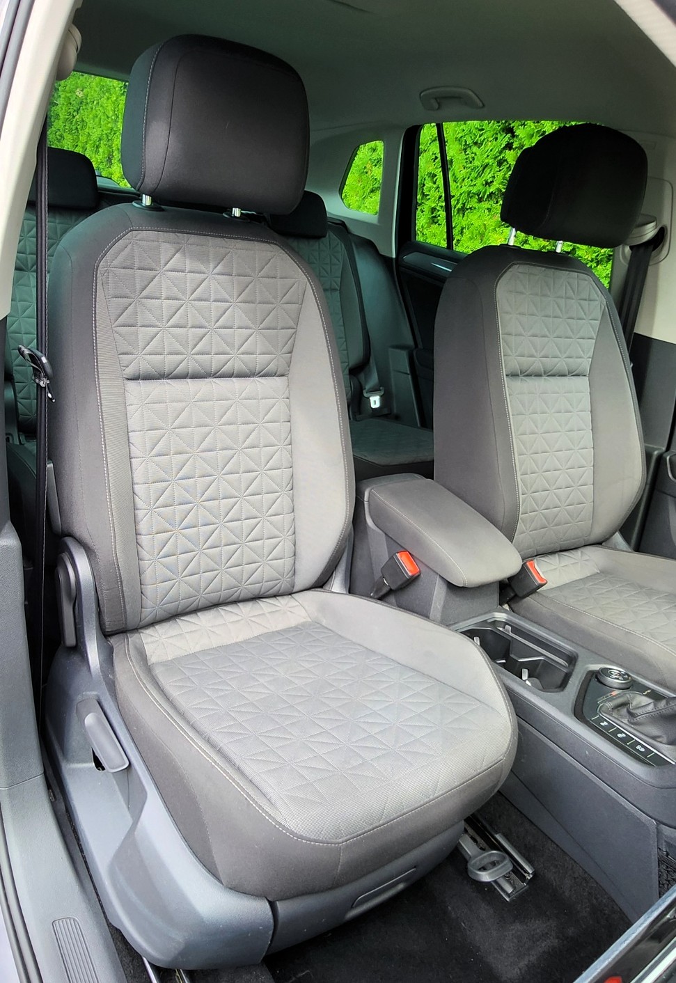 VW Tiguan 2.0 TDI SCR Life 4Motion DSG-image-10