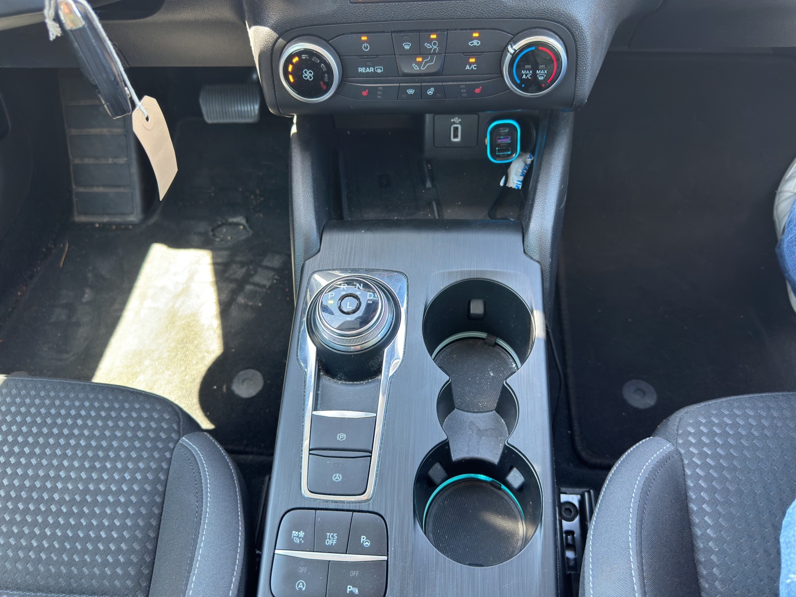 FORD Focus 1.0 SCTi Trend Automatic-image-12
