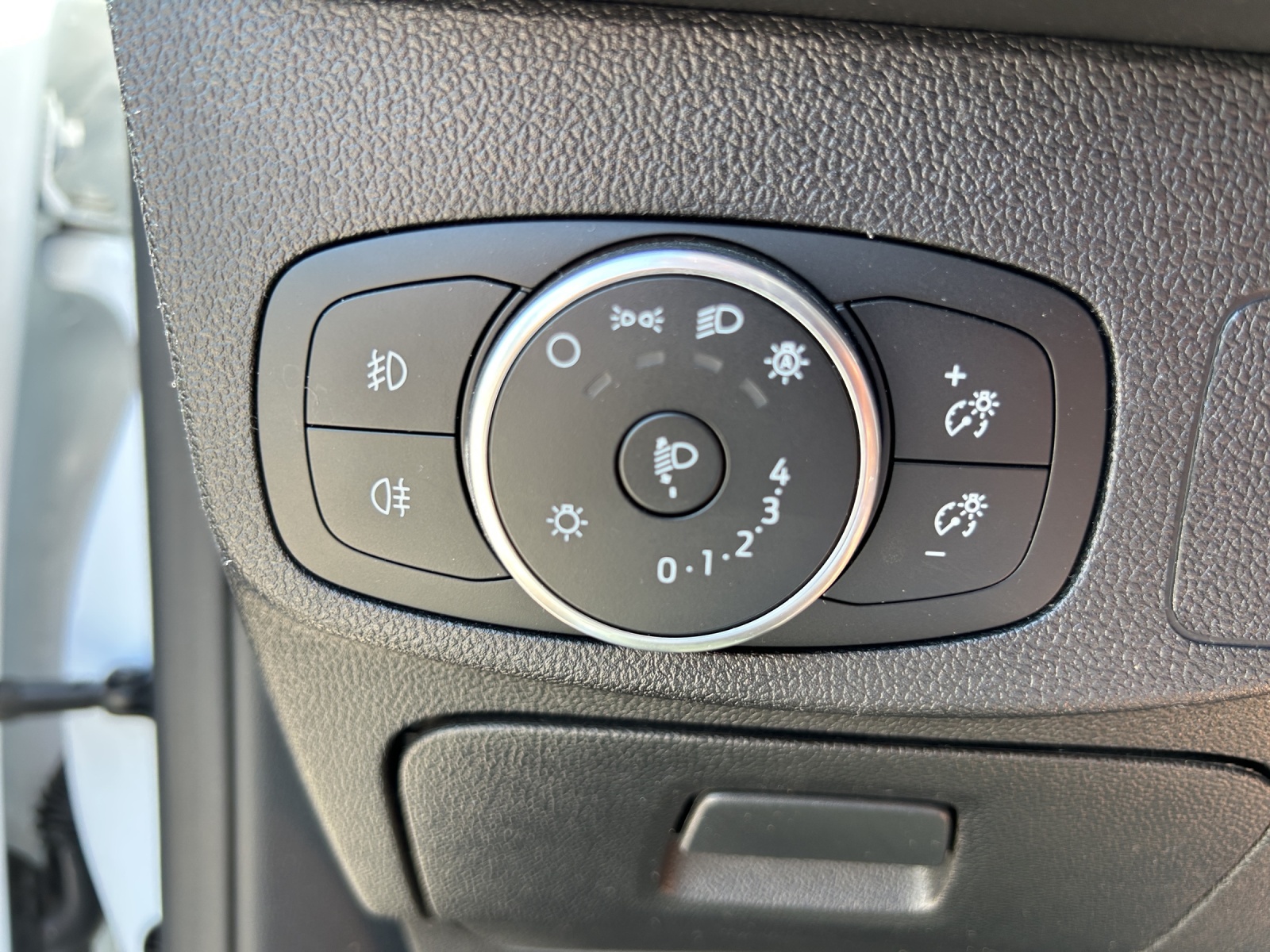 FORD Focus 1.0 SCTi Trend Automatic-image-18