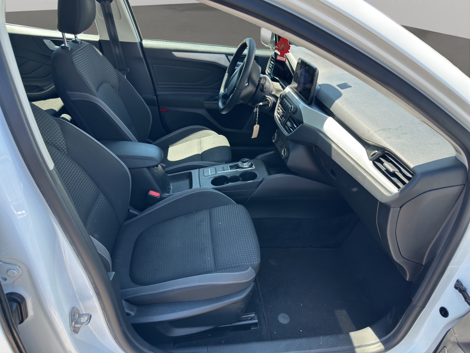 FORD Focus 1.0 SCTi Trend Automatic-image-8