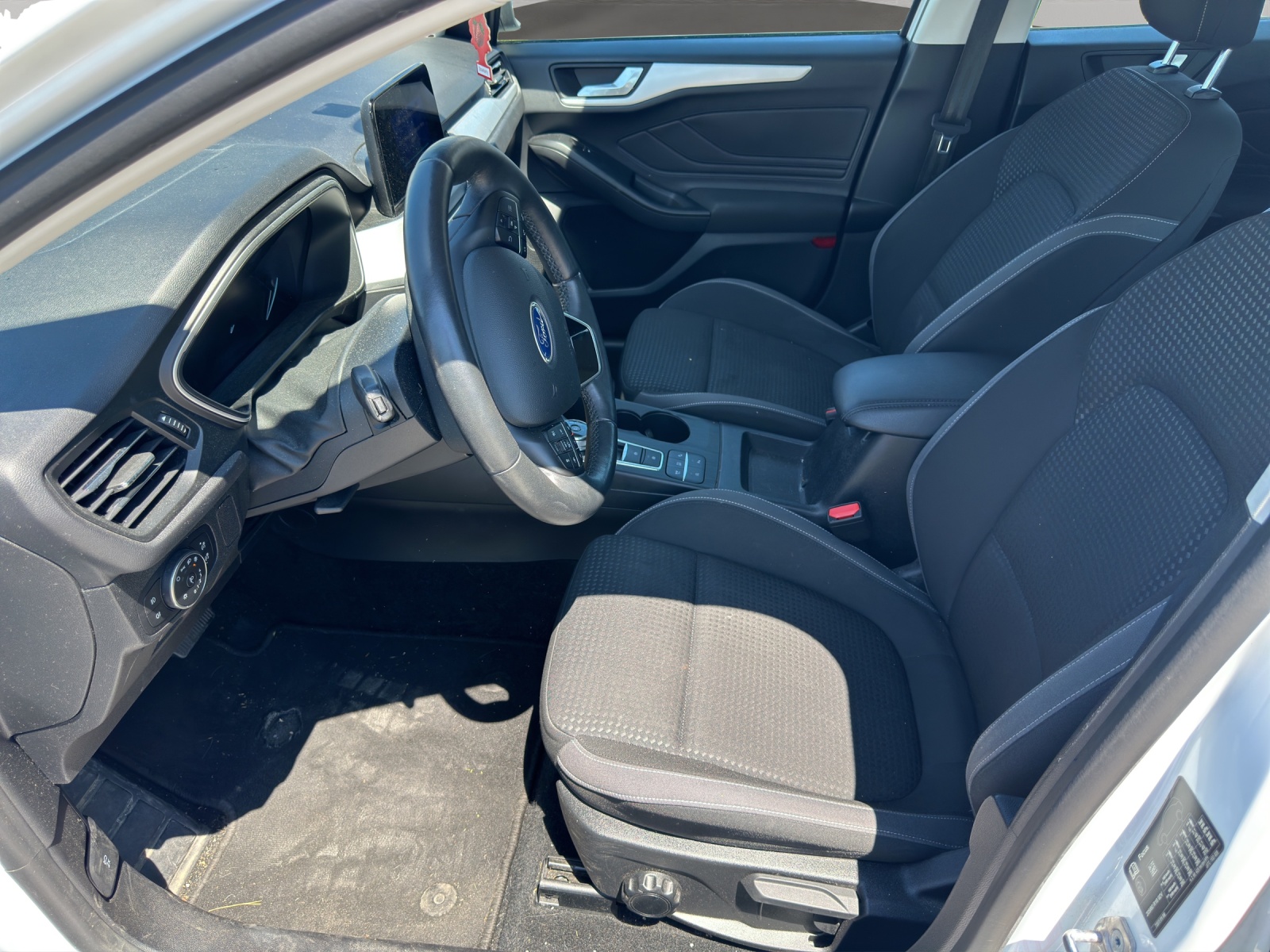FORD Focus 1.0 SCTi Trend Automatic-image-7