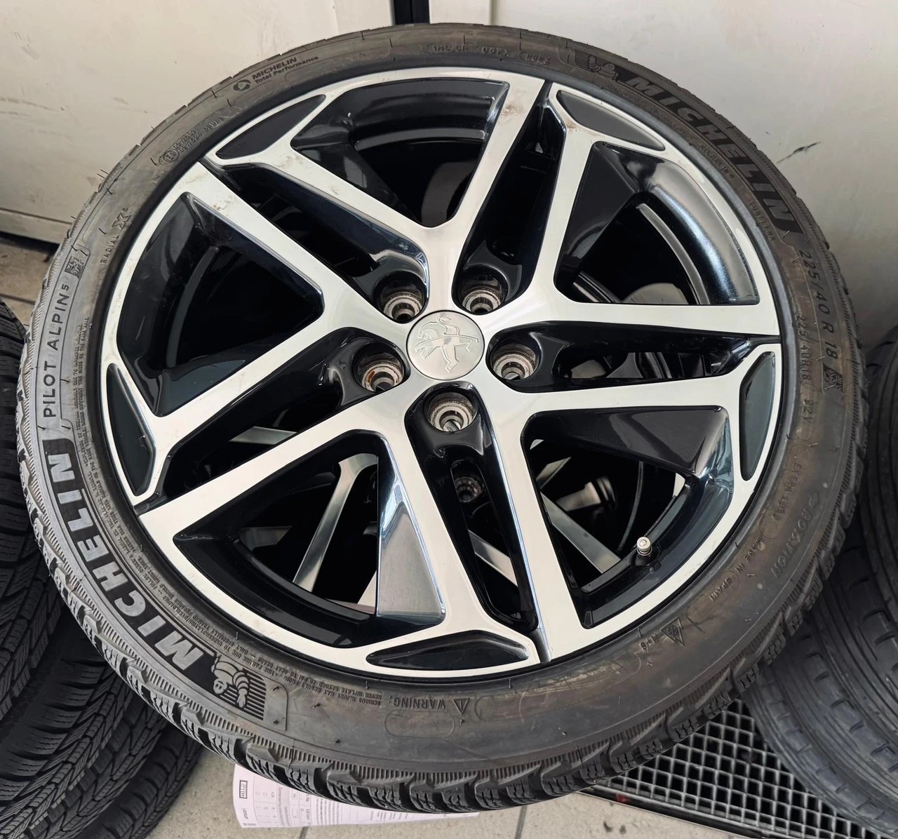 PEUGEOT 308 2.0 BlueHDI GT EAT8-image-22